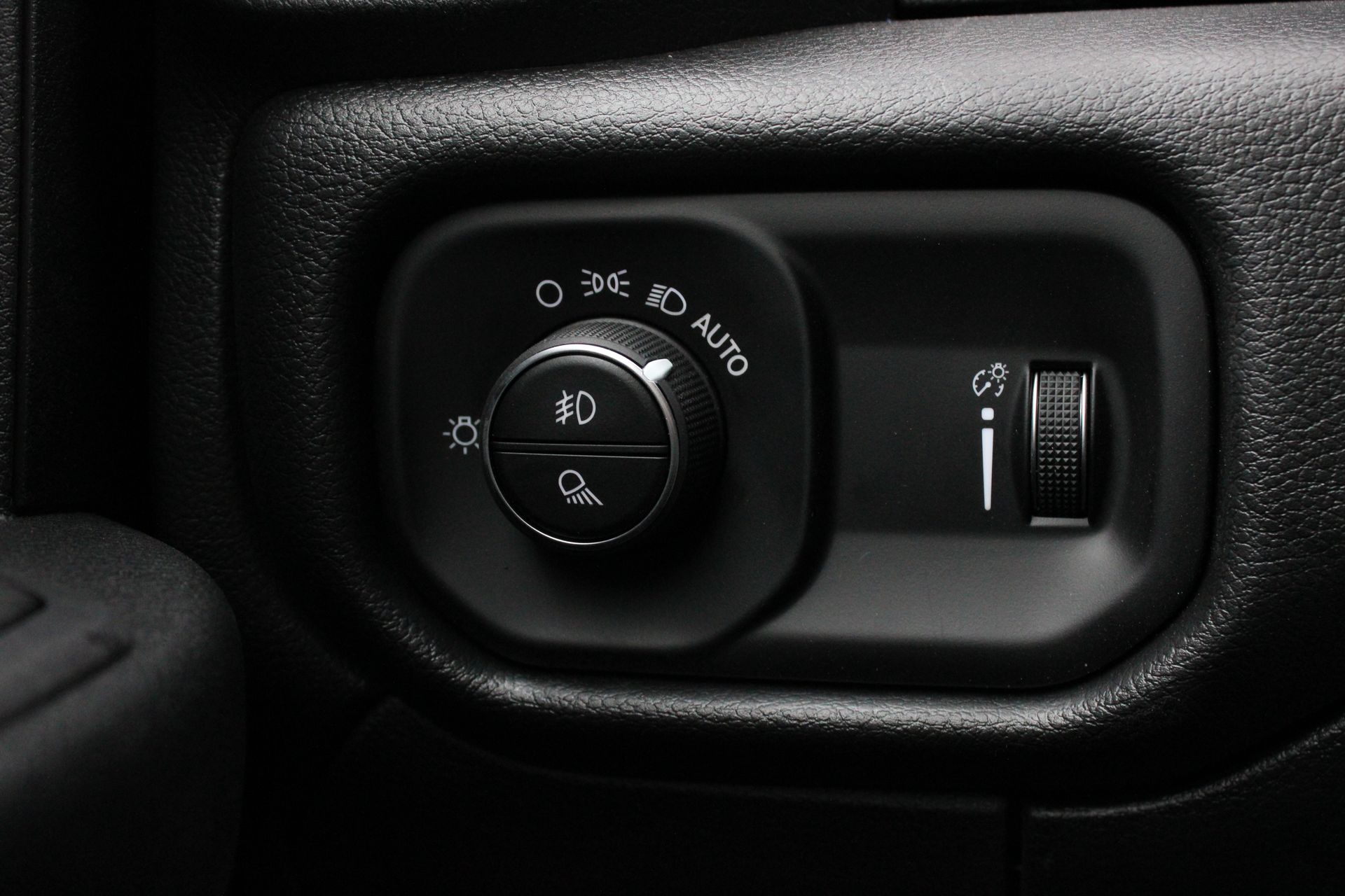 2026 RAM 2500 Tradesman/Black Express - Photo 23