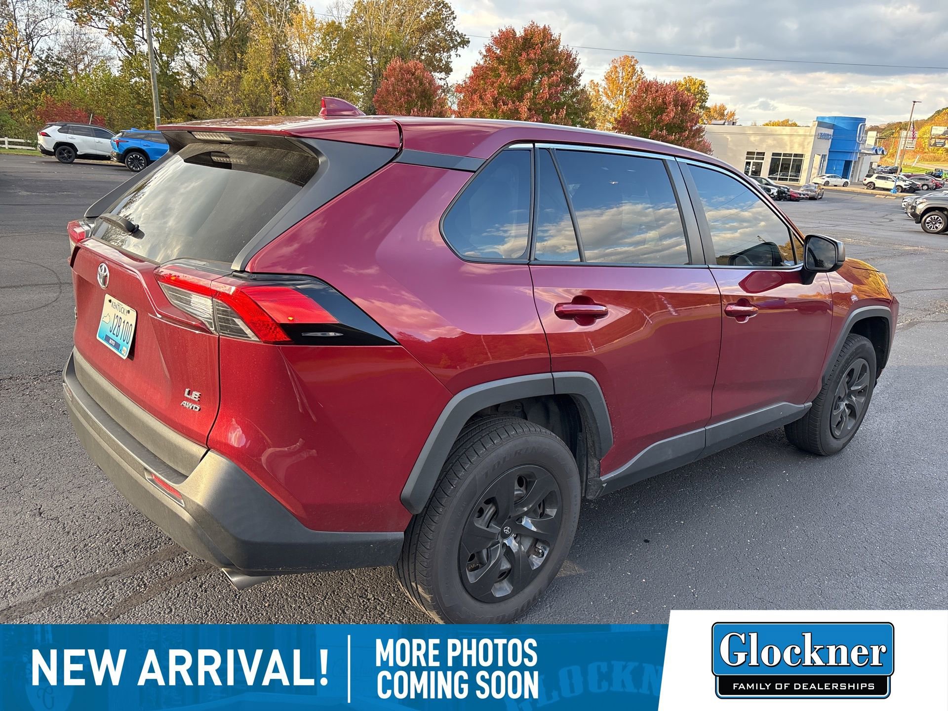 2022 Toyota RAV4 LE photo 3