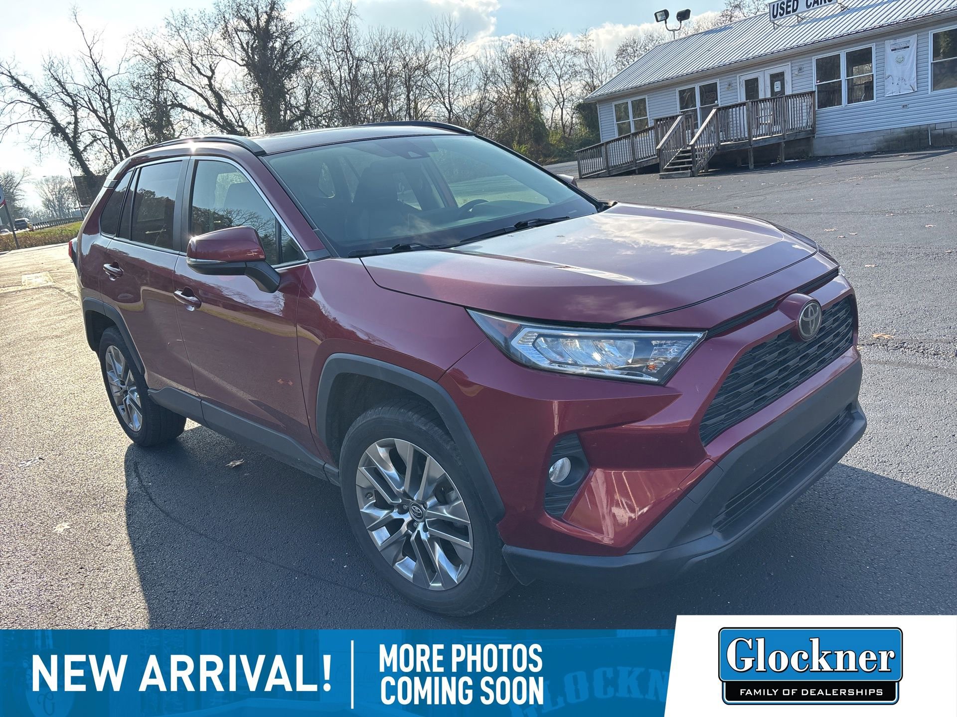 2019 Toyota RAV4 XLE Premium photo 2