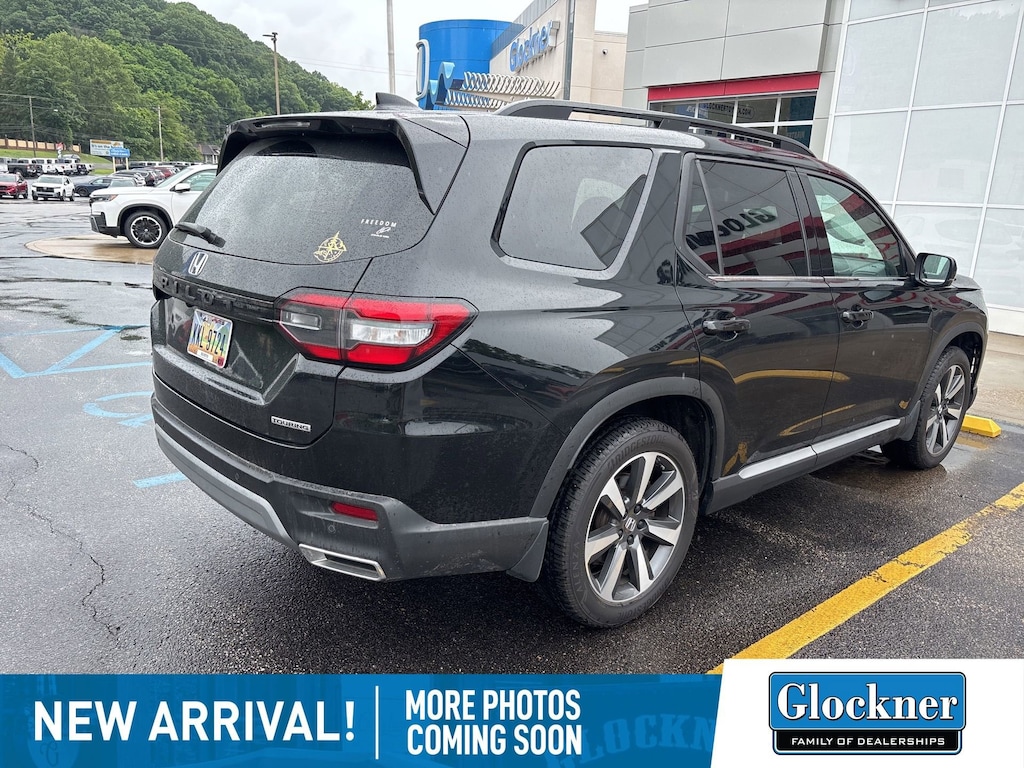 Used 2025 Honda Pilot Touring SUV