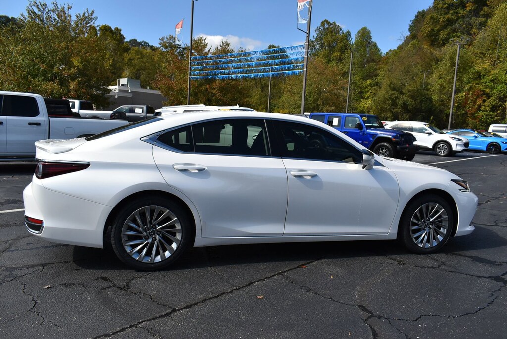 Used 2023 Lexus ES 300h Ultra Luxury Sedan