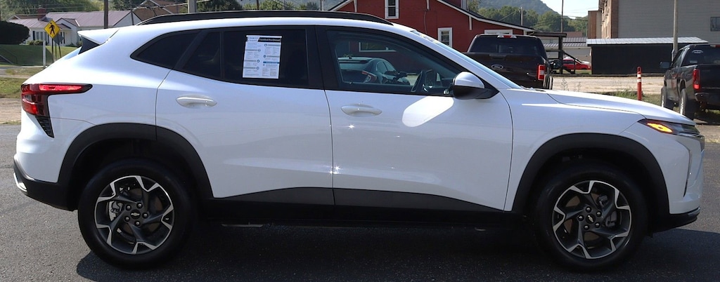 Used 2024 Chevrolet Trax LT SUV