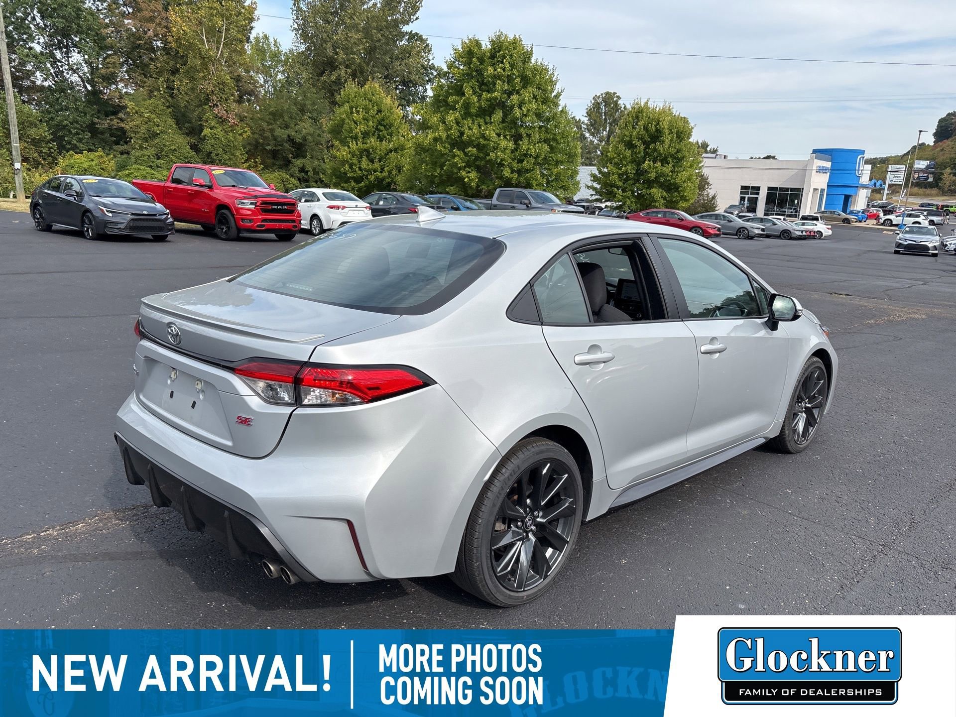 2024 Toyota Corolla SE photo 3