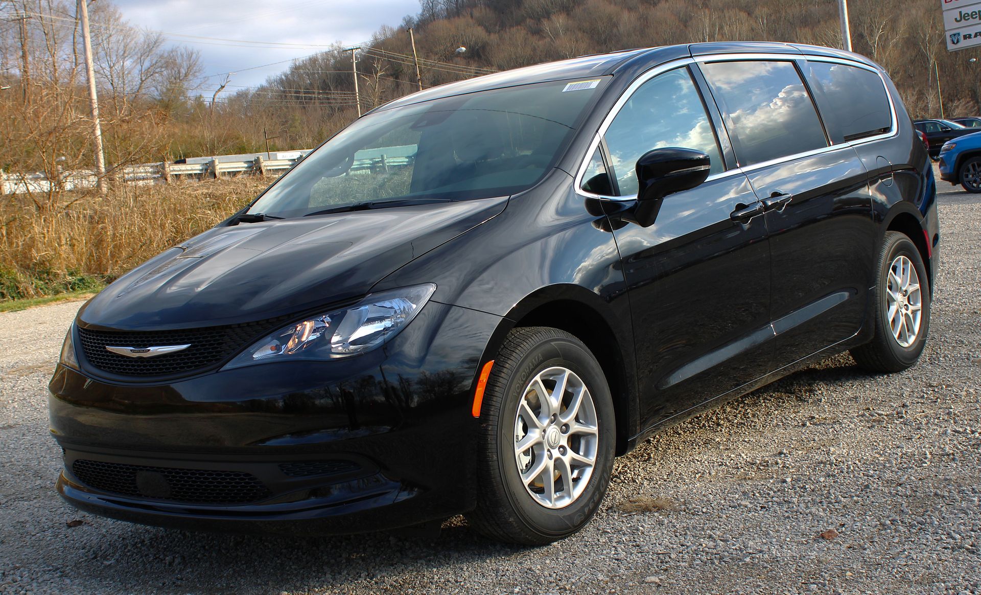 2026 Chrysler Voyager LX's photo