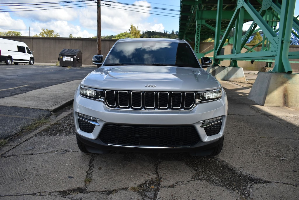 New 2025 Jeep Grand Cherokee LIMITED 4X4 Sport Utility