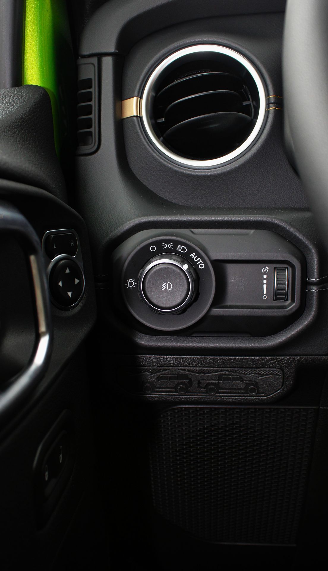 2026 Jeep Wrangler 4-Door Sahara - Photo 17