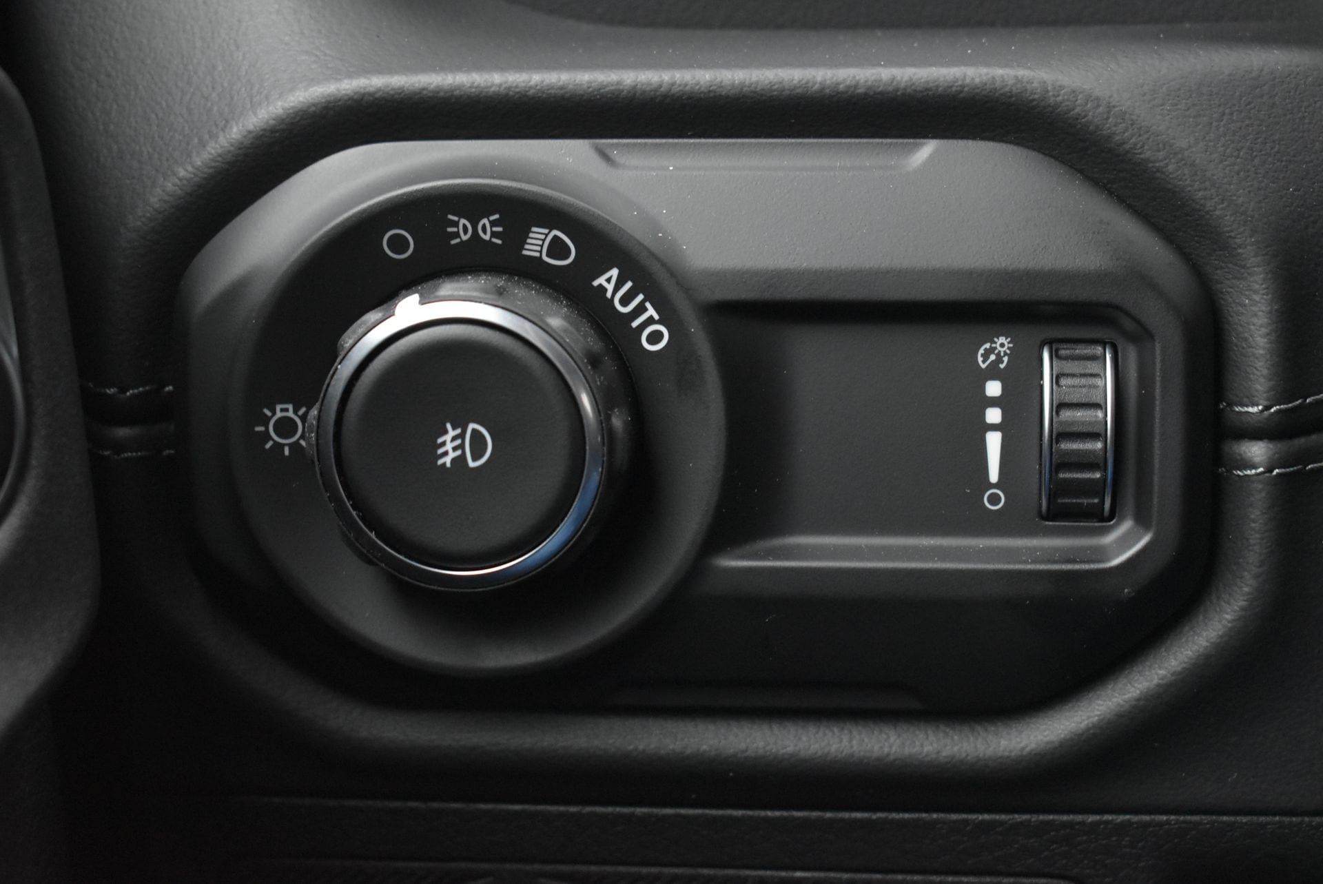 2026 Jeep Wrangler 4-Door Sahara - Photo 17