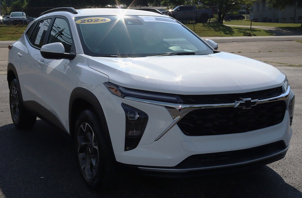 Used 2024 Chevrolet Trax LT SUV