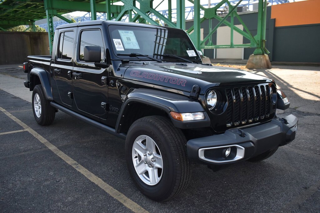 Used 2022 Jeep Gladiator Sport Truck Crew Cab