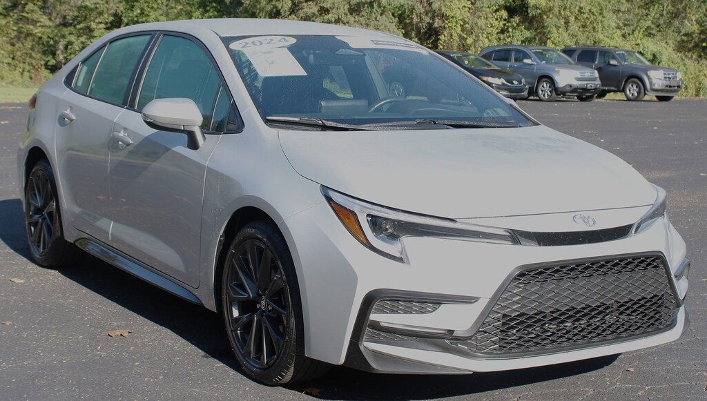Used 2024 Toyota Corolla SE Sedan