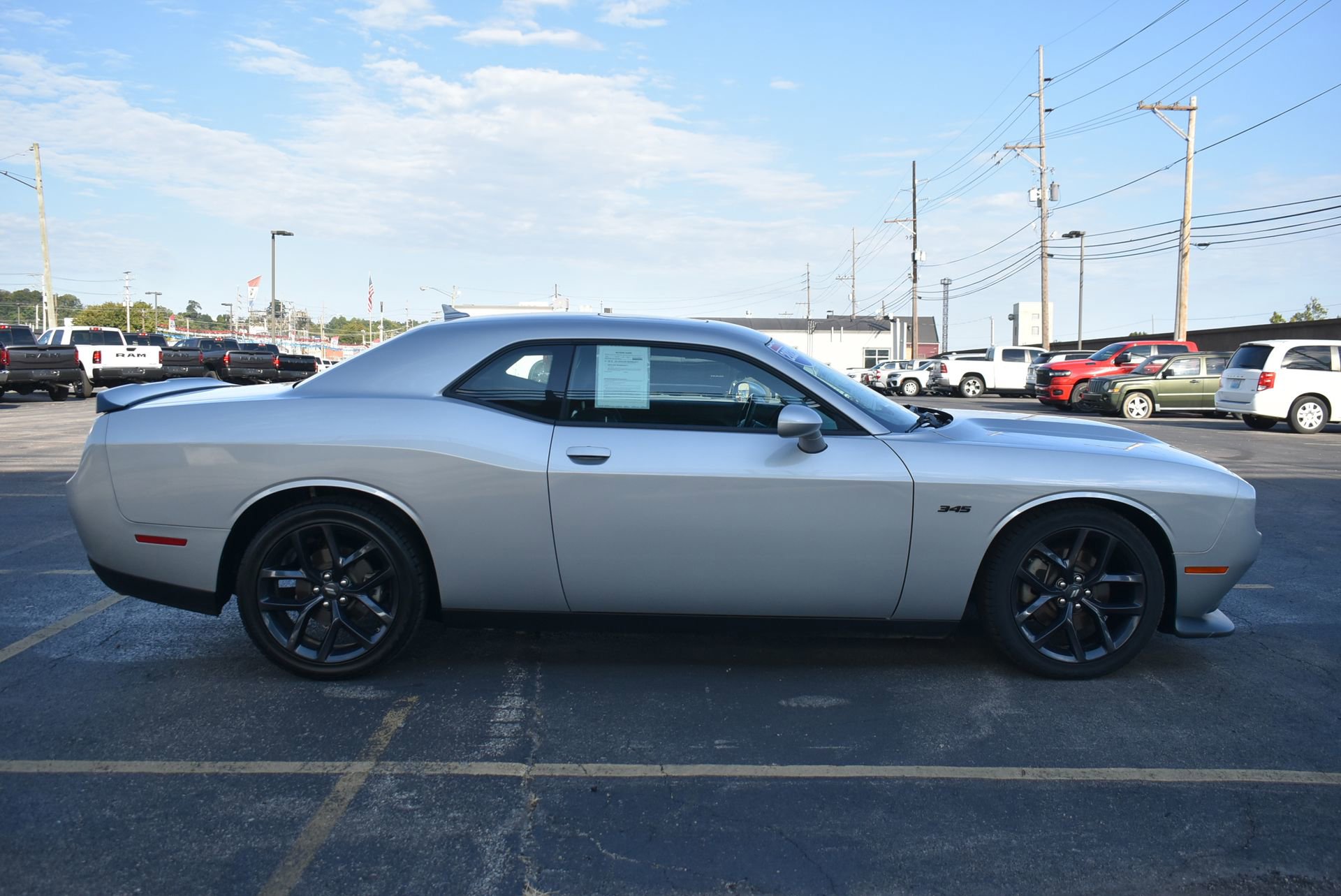 2023 Dodge Challenger R/T photo 4
