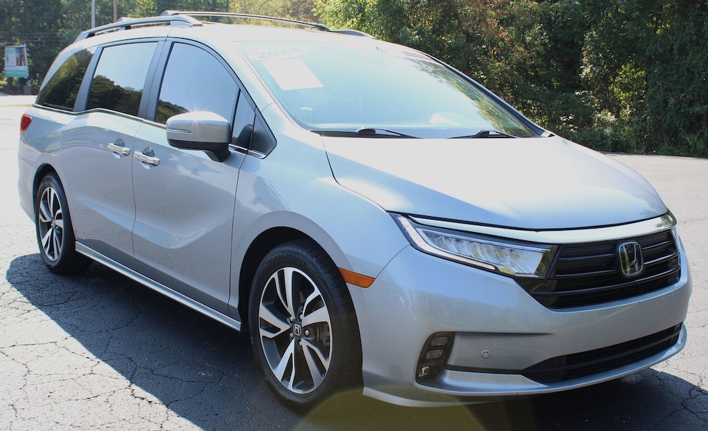 Used 2024 Honda Odyssey Touring Van