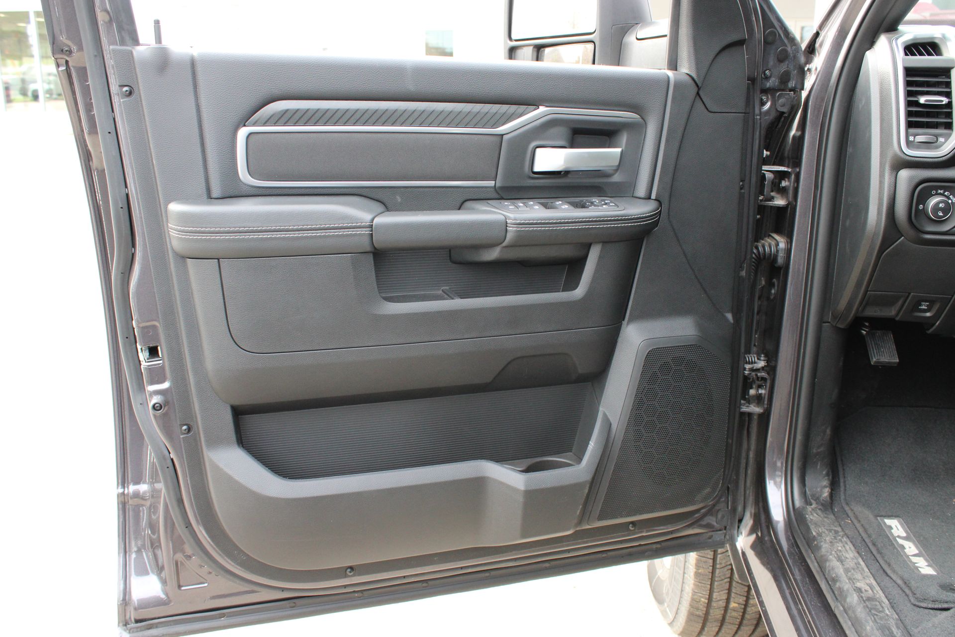 2025 RAM 2500 Big Horn - Photo 11