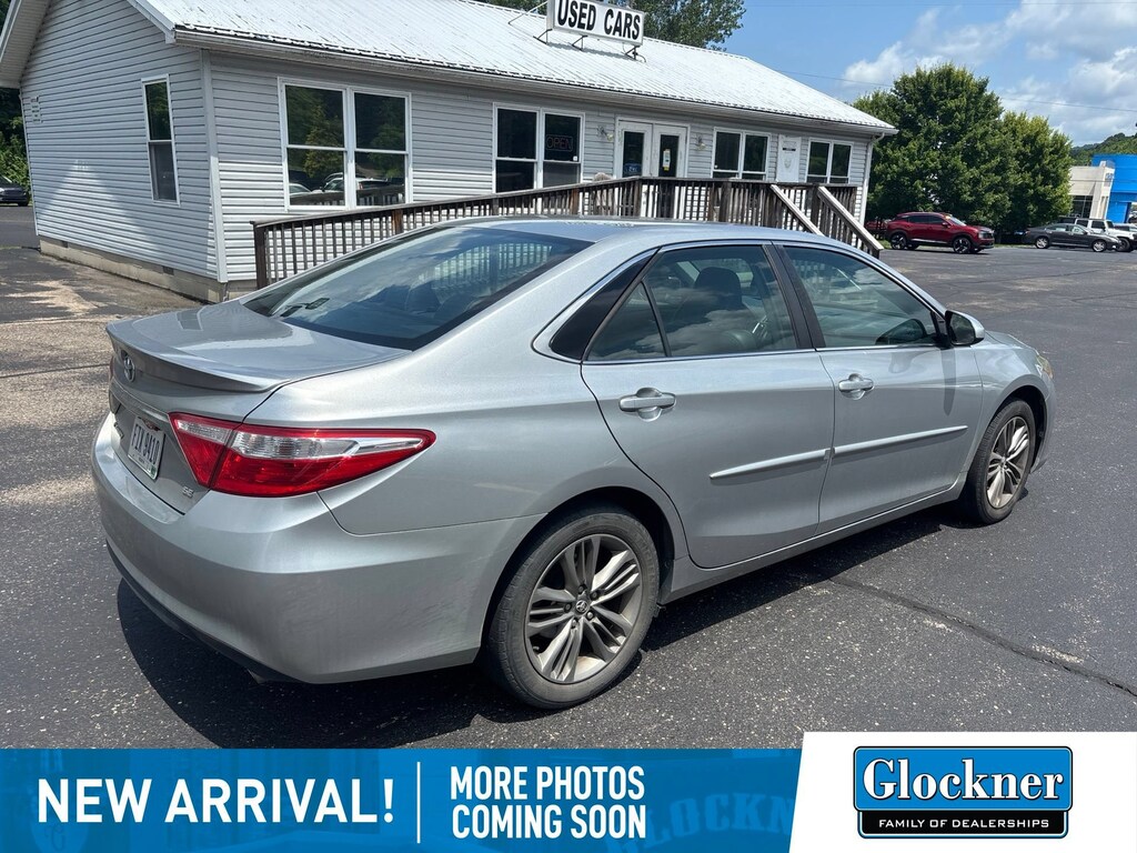 Used 2017 Toyota Camry SE Sedan