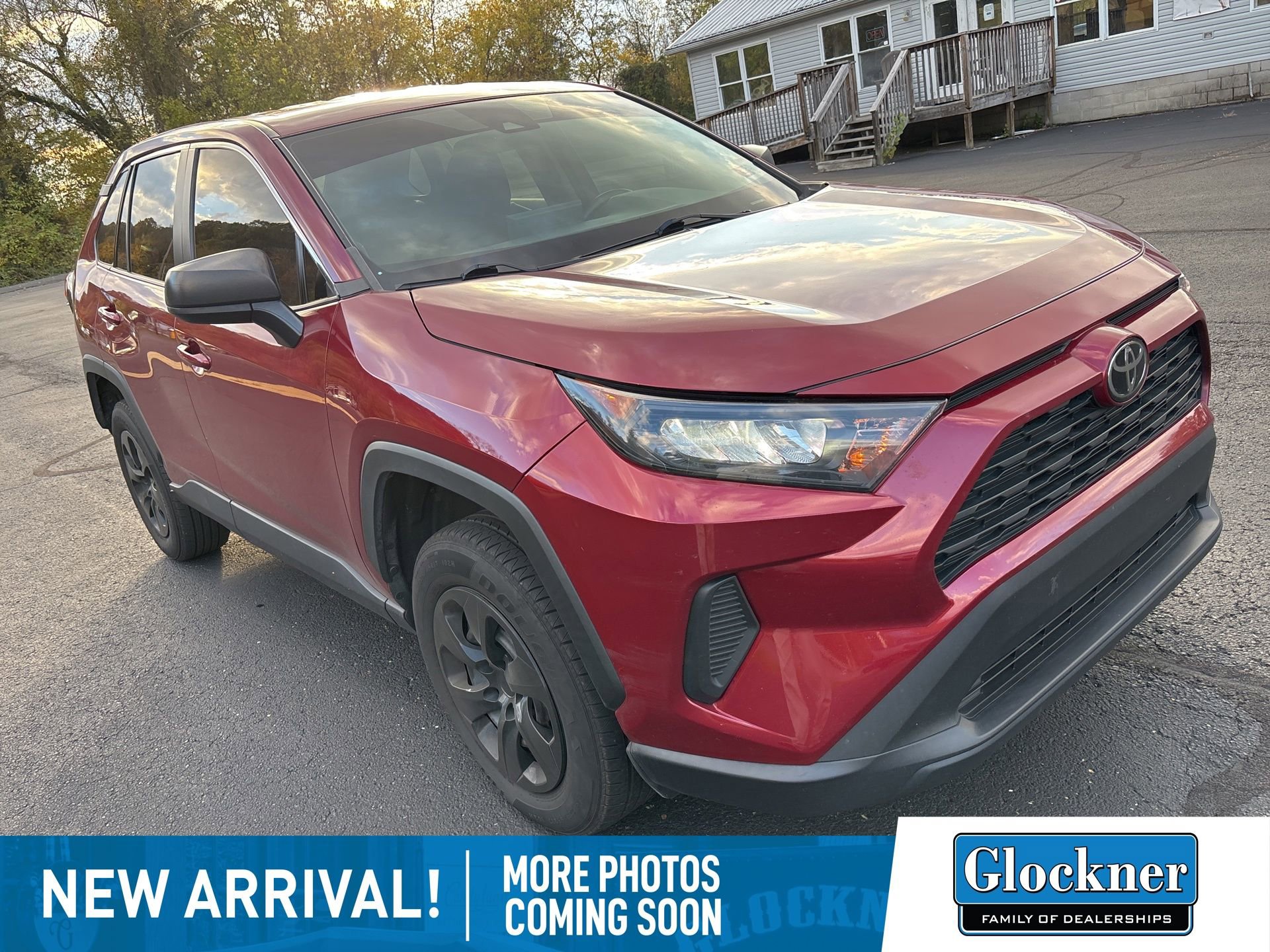 2022 Toyota RAV4 LE photo 2