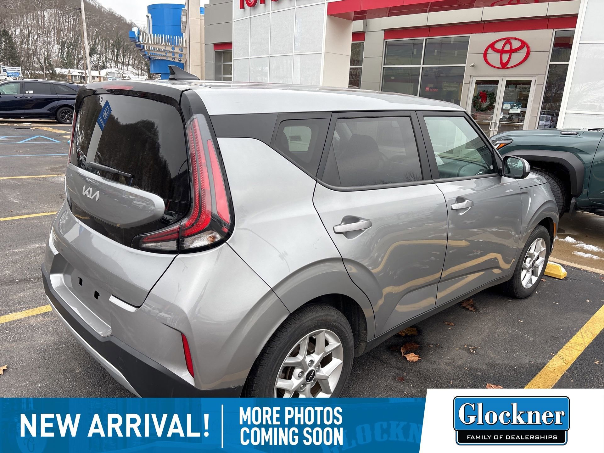 2023 Kia Soul LX photo 3