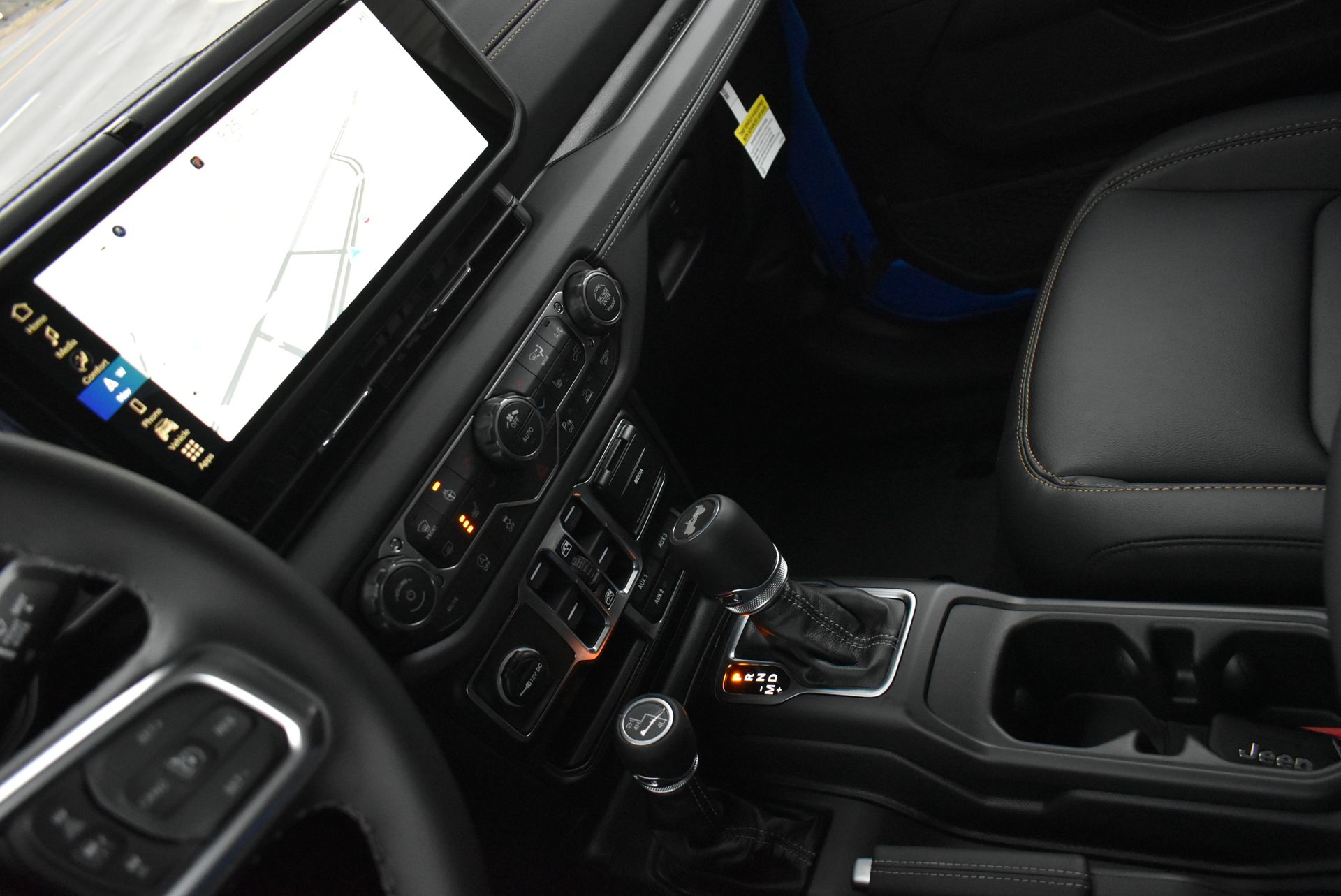 2026 Jeep Wrangler 4-Door Sahara - Photo 23