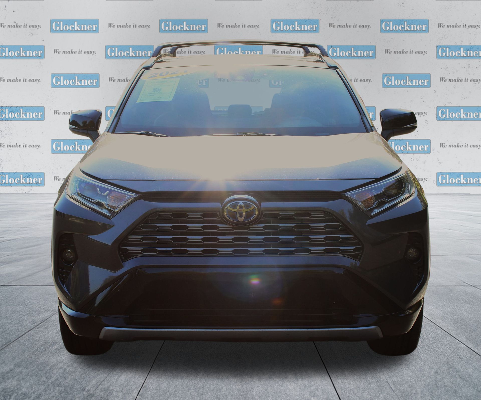 2021 Toyota RAV4 Hybrid XSE photo 2