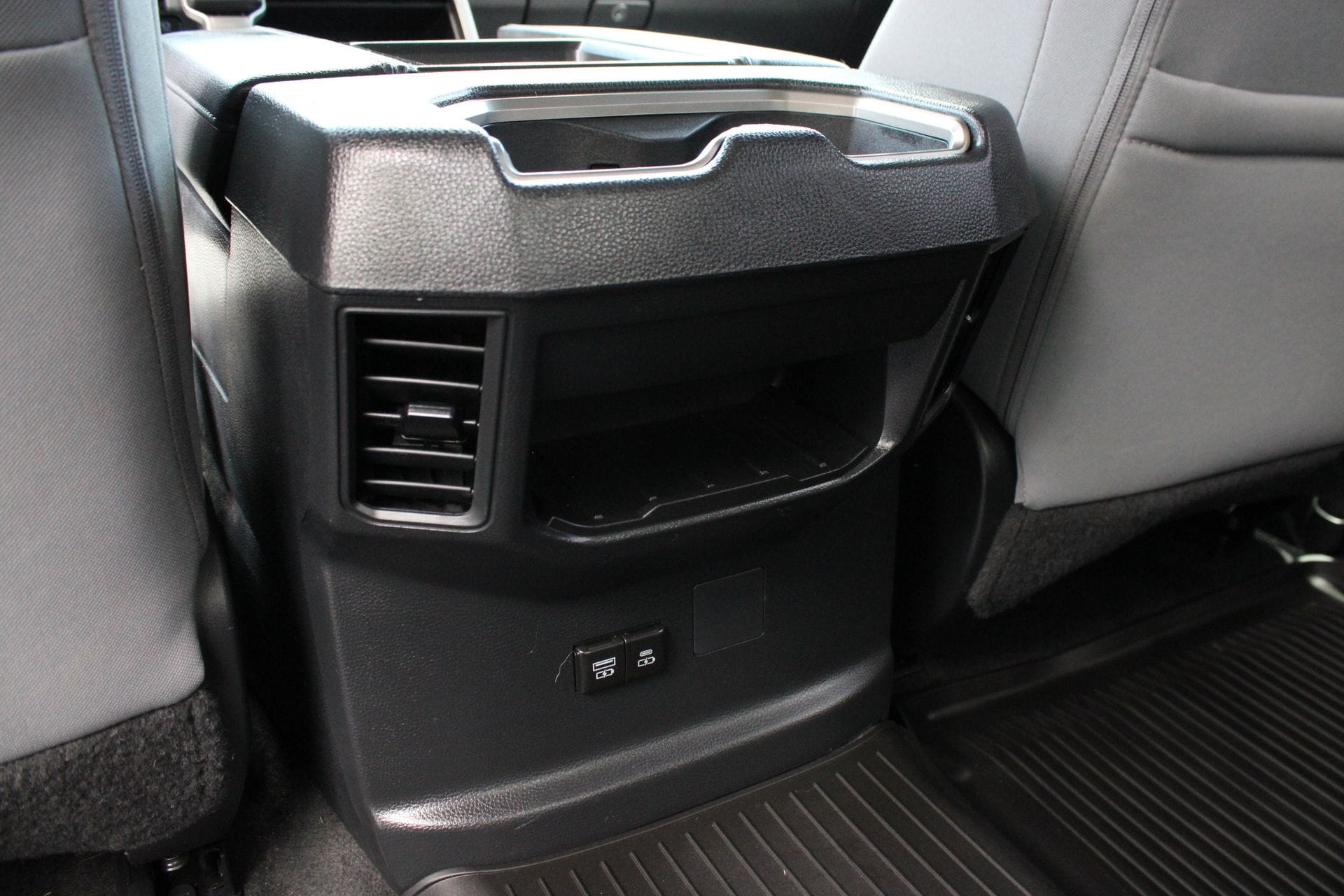 2024 Toyota Tundra SR5 - Photo 21