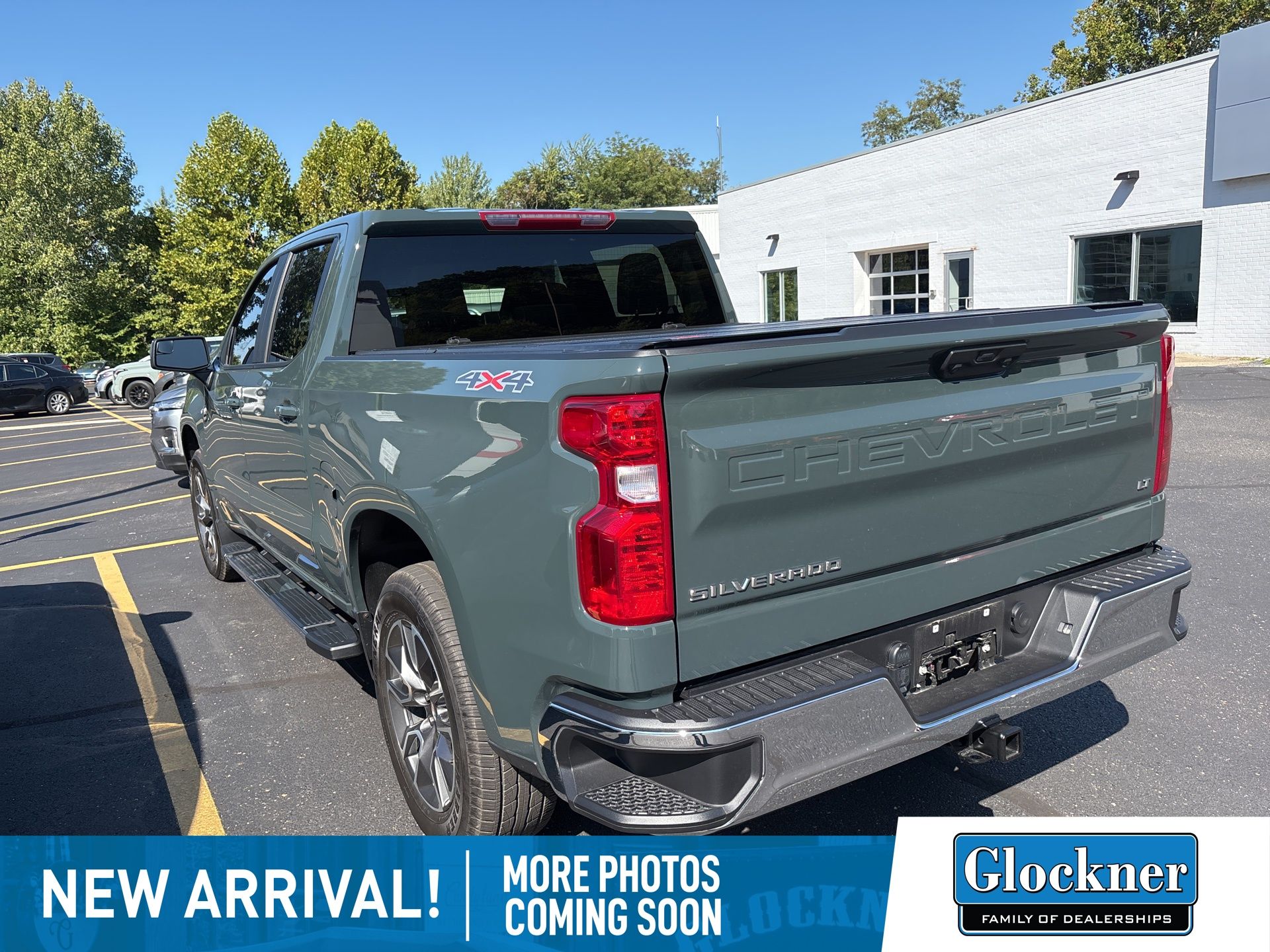 2025 Chevrolet Silverado 1500 LT photo 2