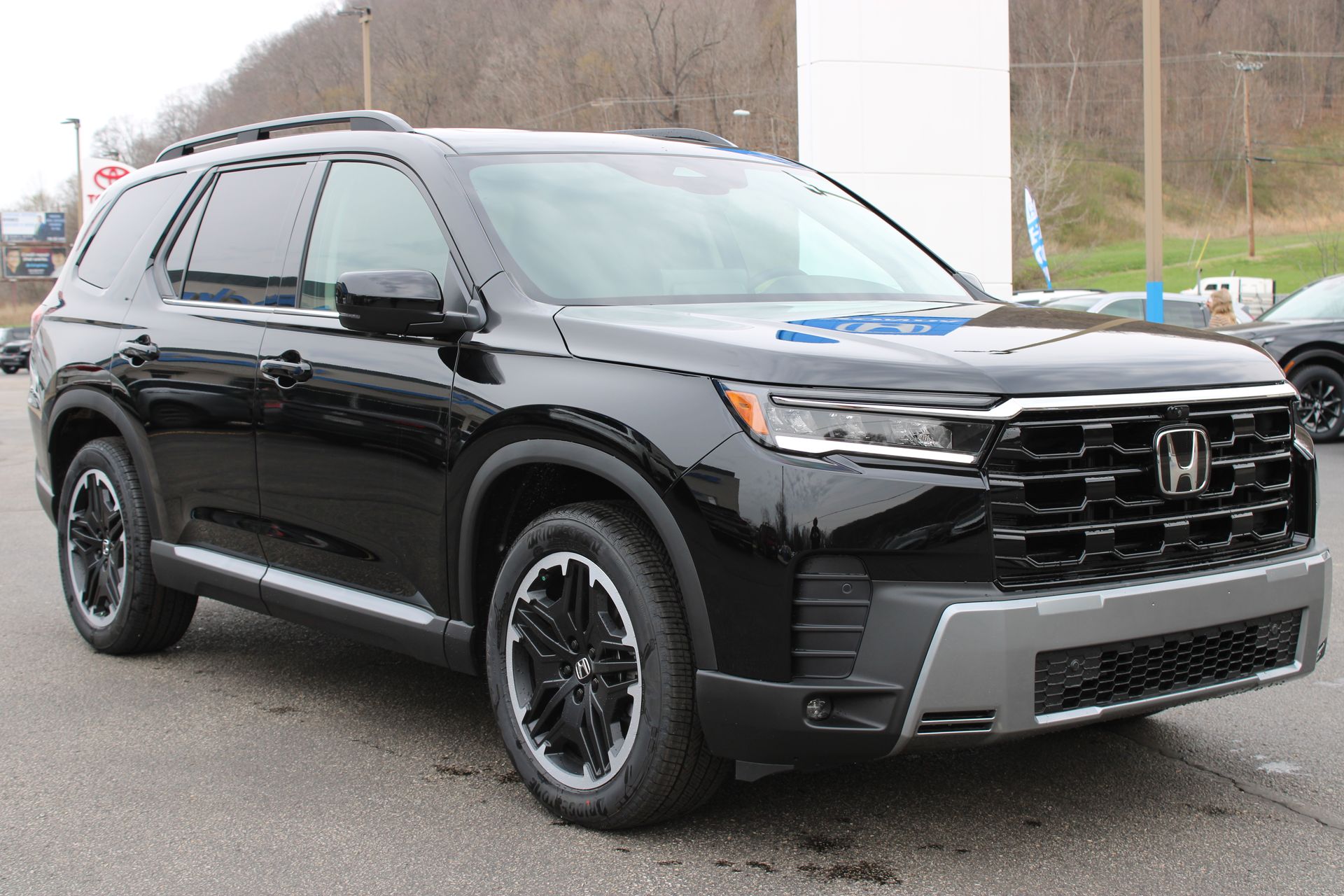 2026 Honda Pilot Touring - Photo 4