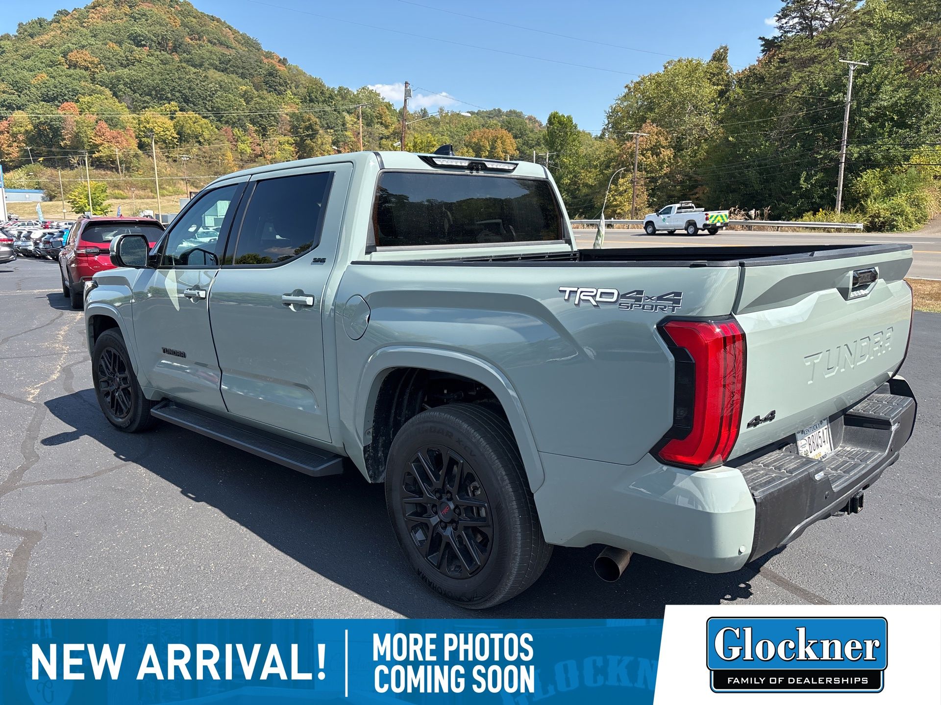 2023 Toyota Tundra SR5 CrewMax photo 3