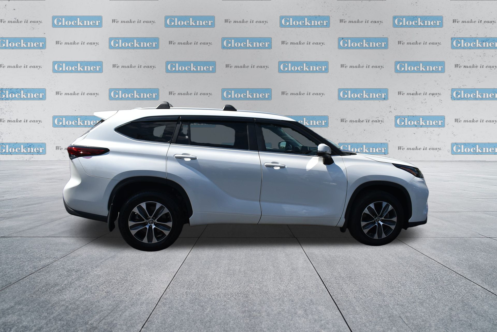 2023 Toyota Highlander L photo 4