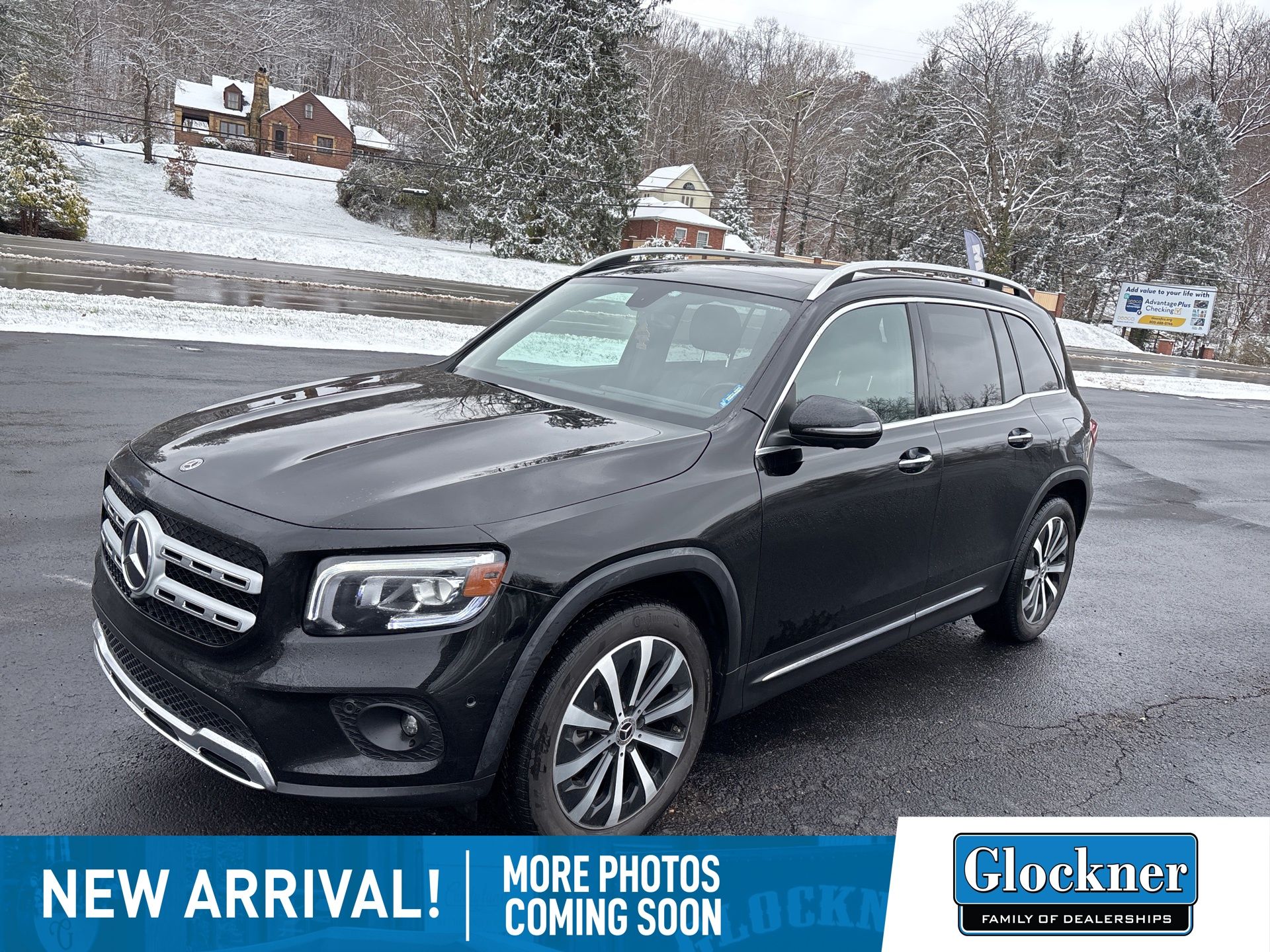 2023 Mercedes-Benz GLB Base's photo