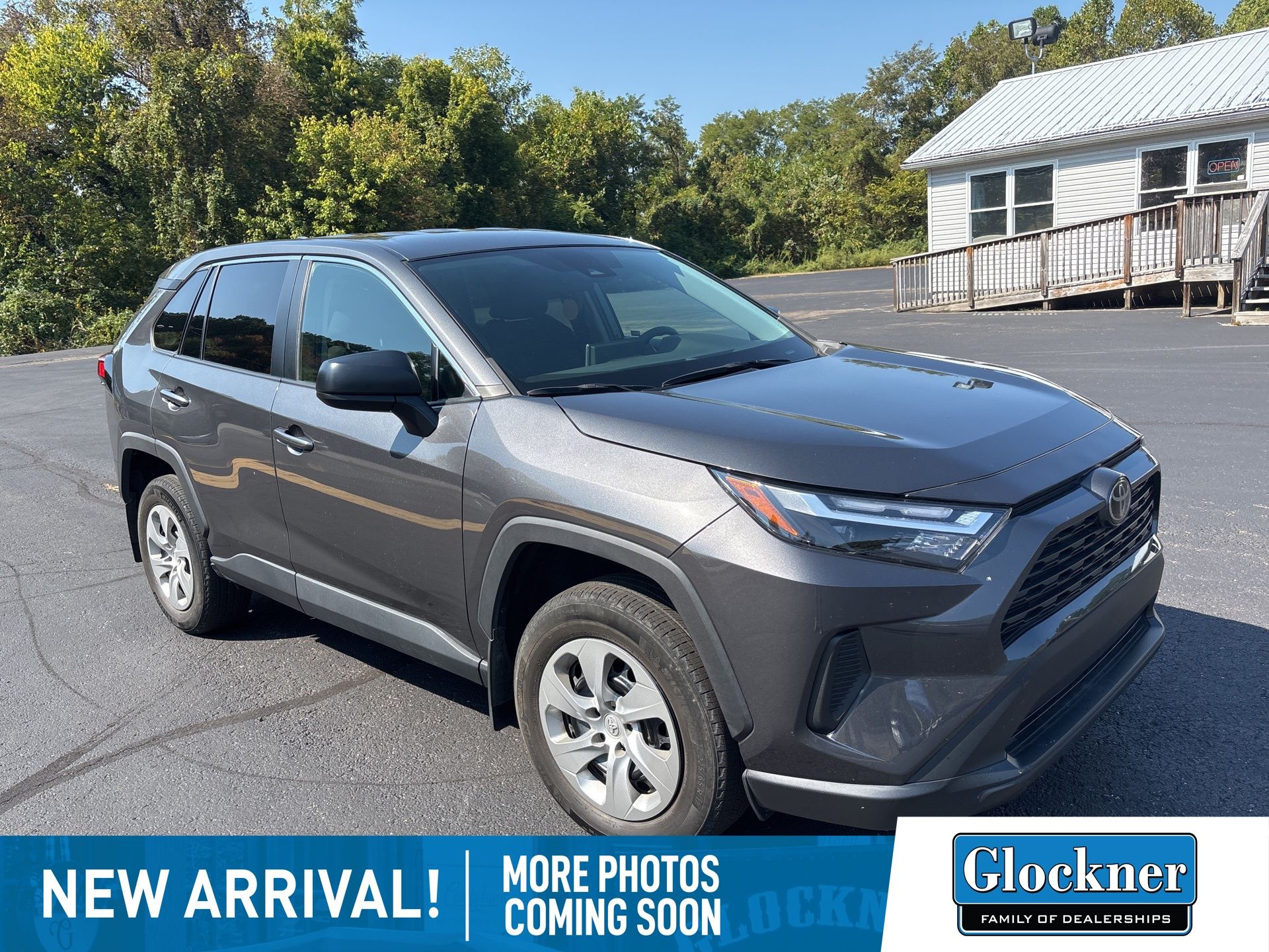 2023 Toyota RAV4 LE photo 2