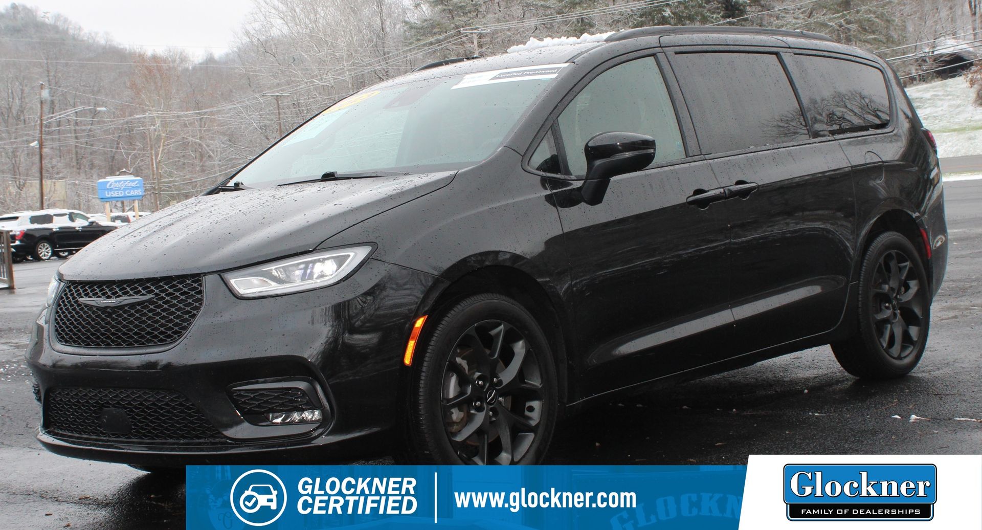 2023 Chrysler Pacifica Touring L's photo