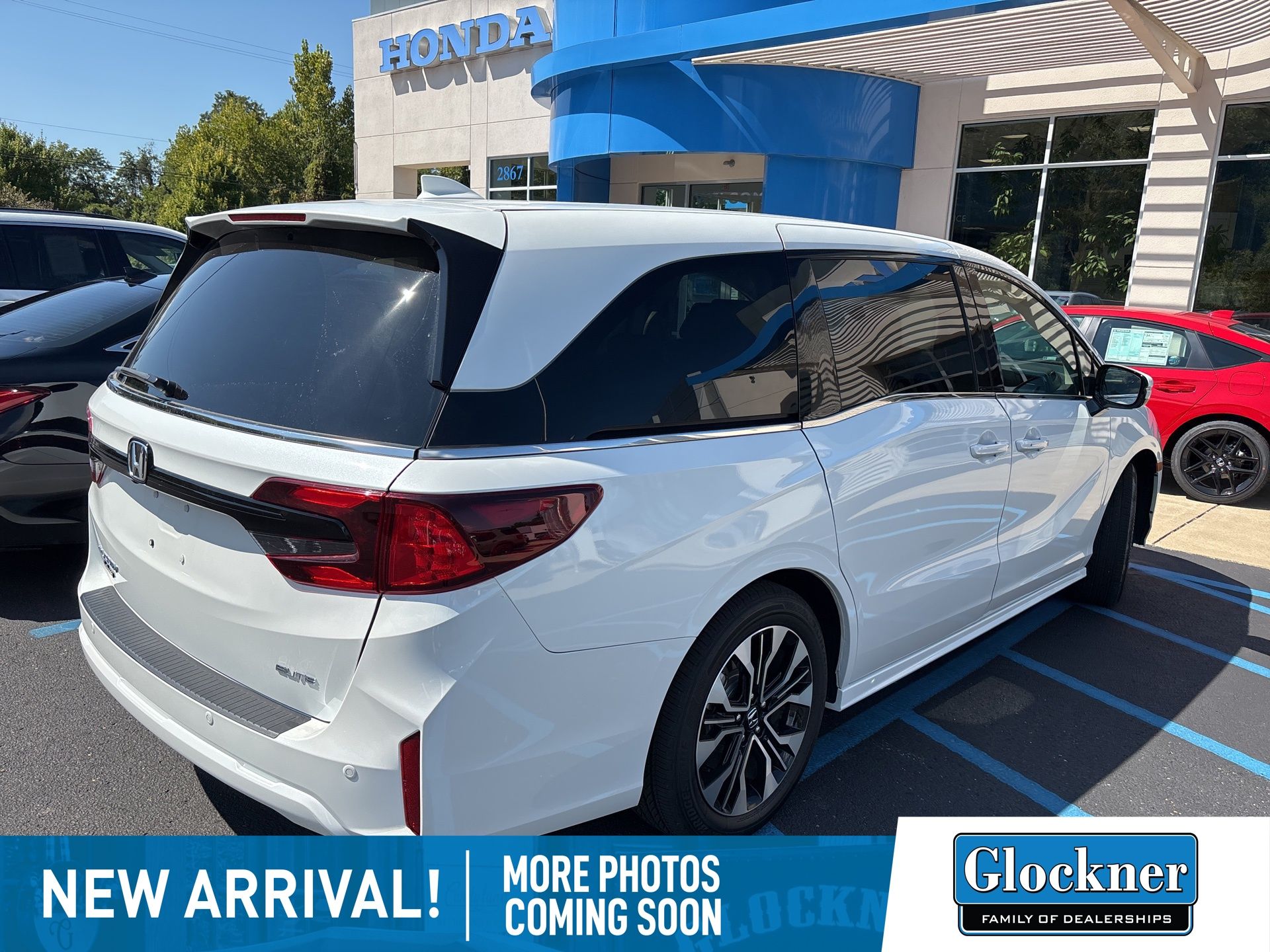 2025 Honda Odyssey Elite photo 3
