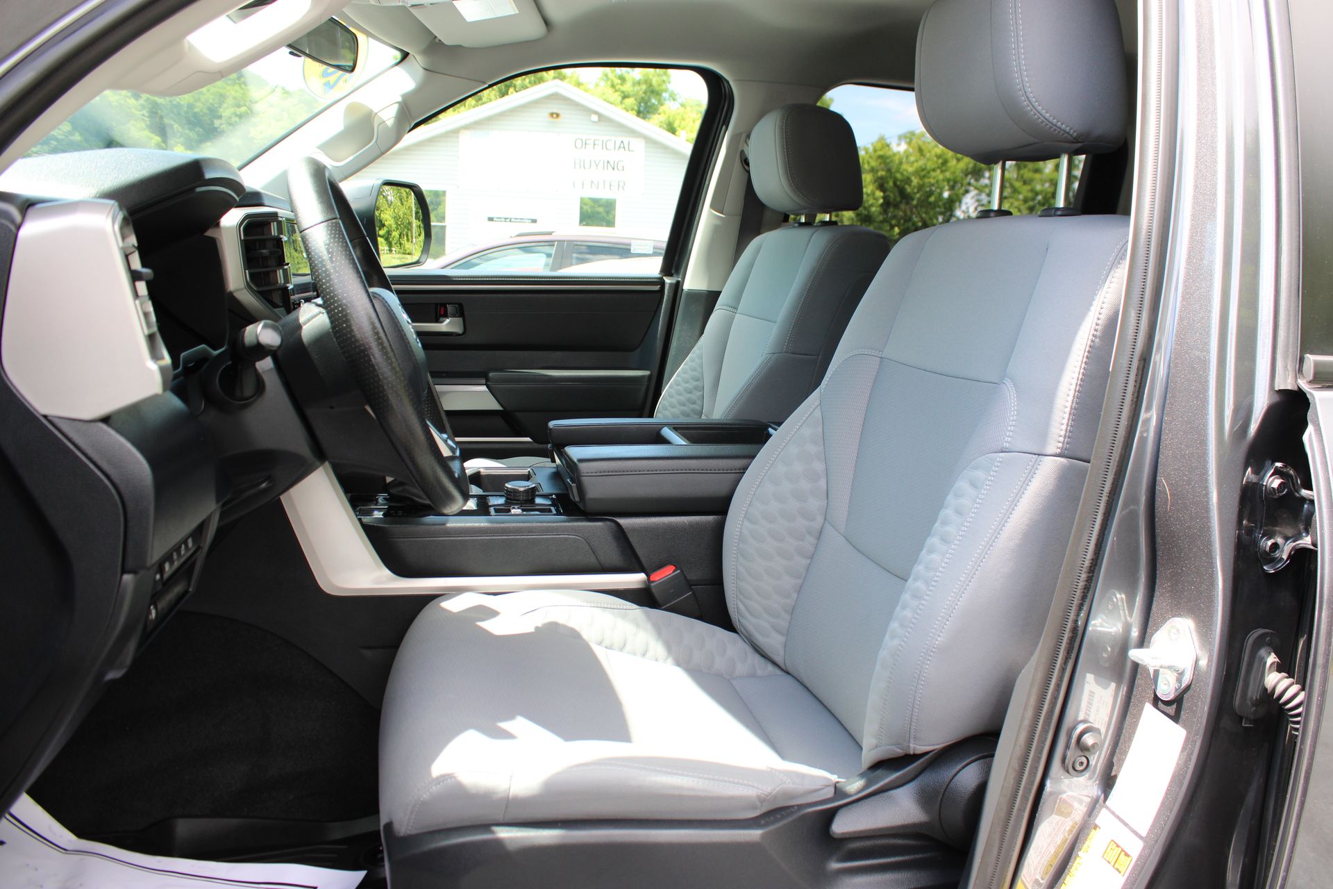 2024 Toyota Tundra SR5 - Photo 18