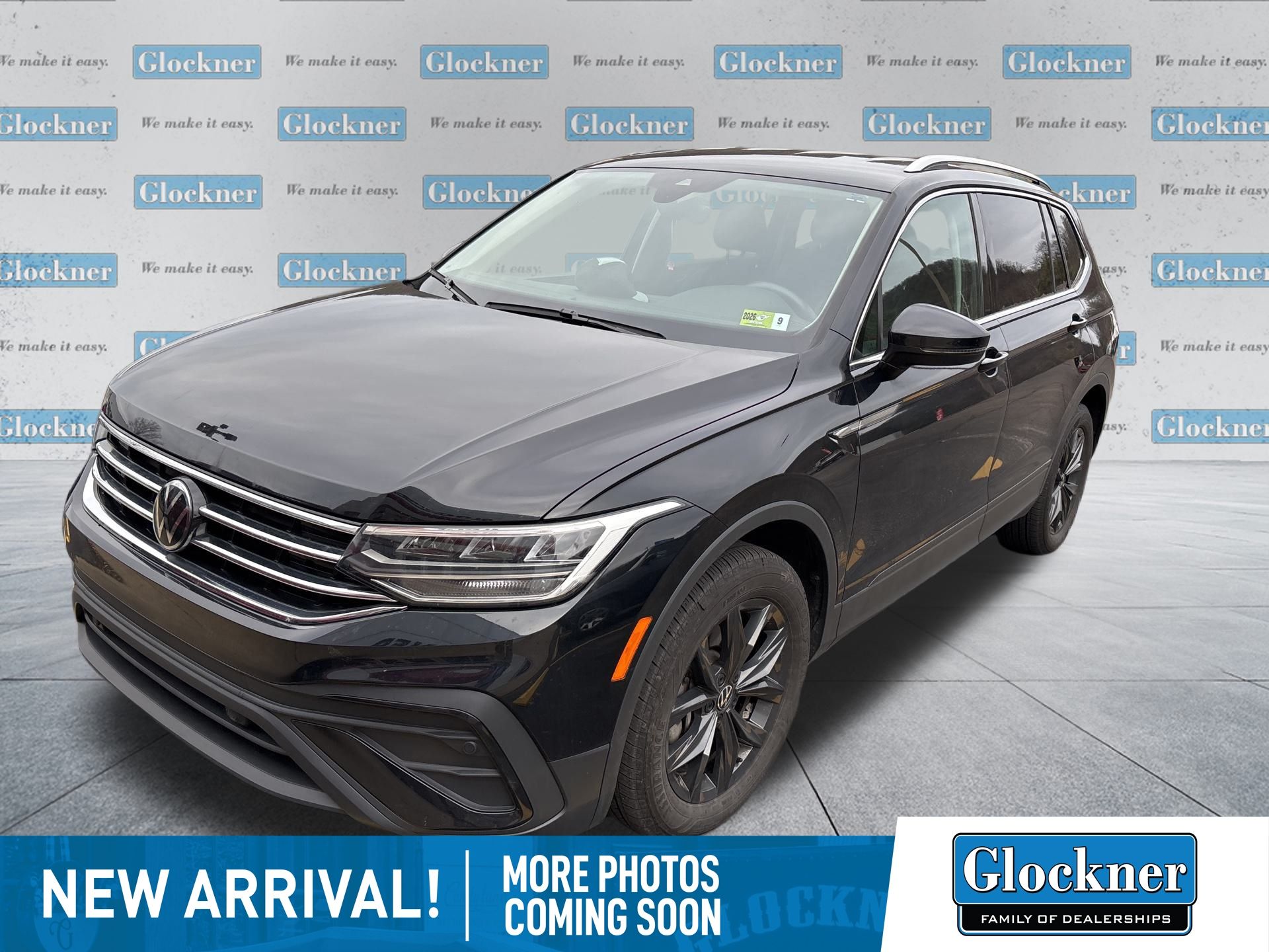 2024 Volkswagen Tiguan SE's photo