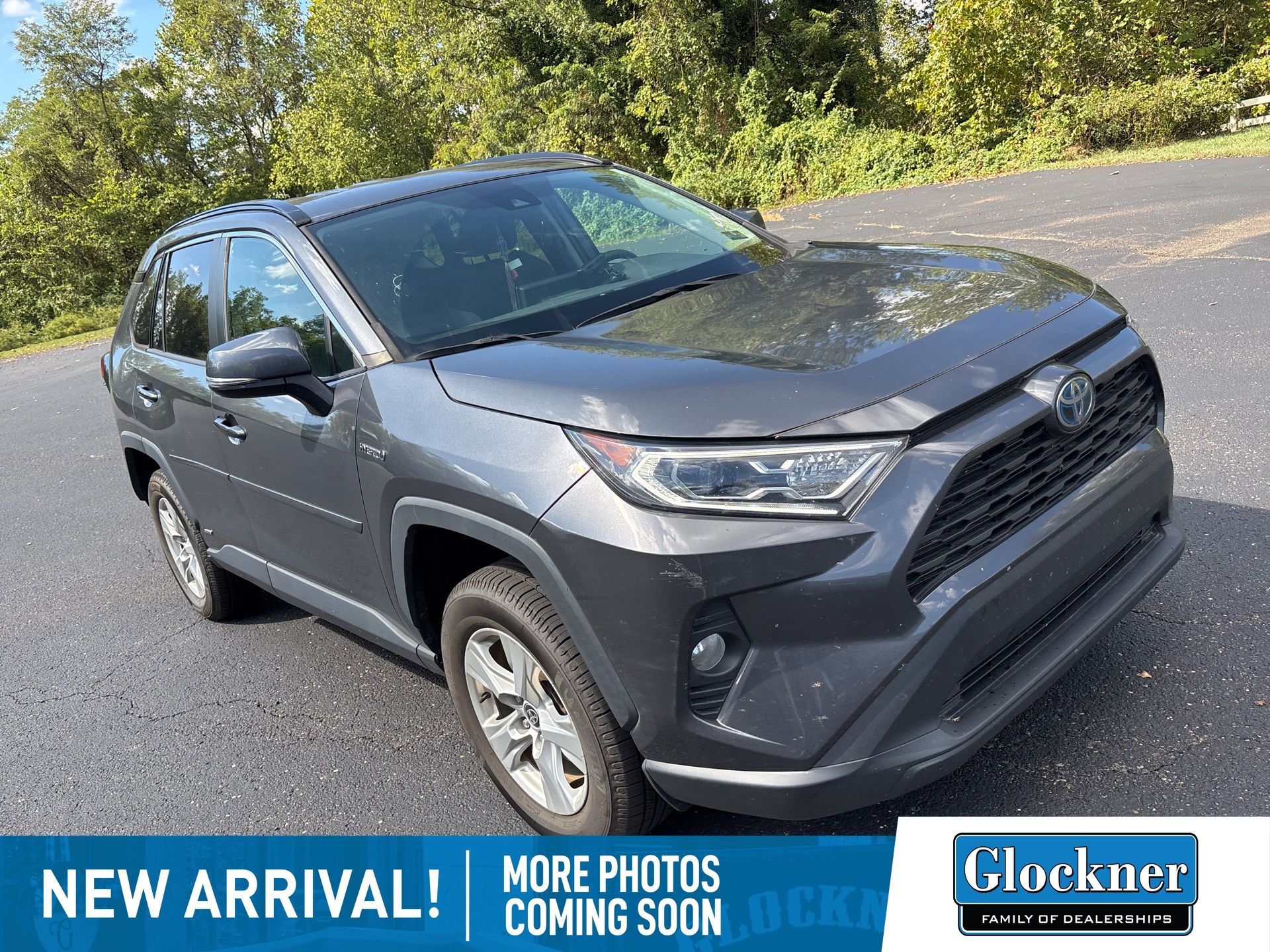2021 Toyota RAV4 Hybrid XLE photo 2
