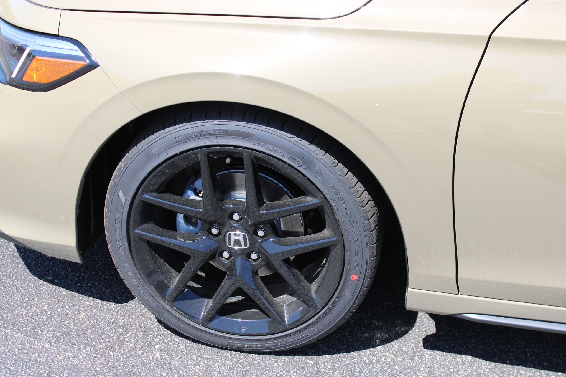 2026 Honda Civic Hatchback Sport - Photo 13