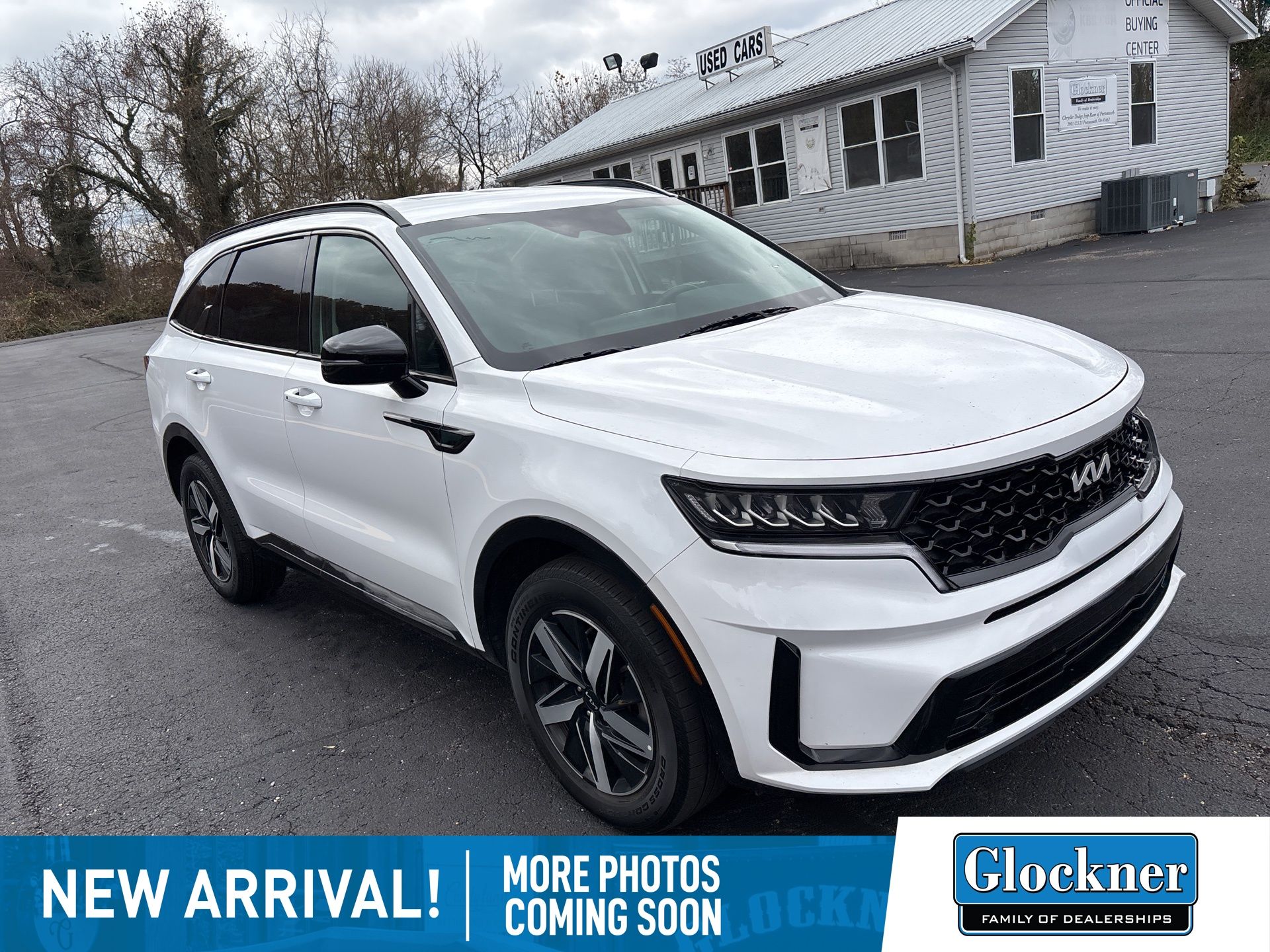 2022 Kia Sorento S photo 2