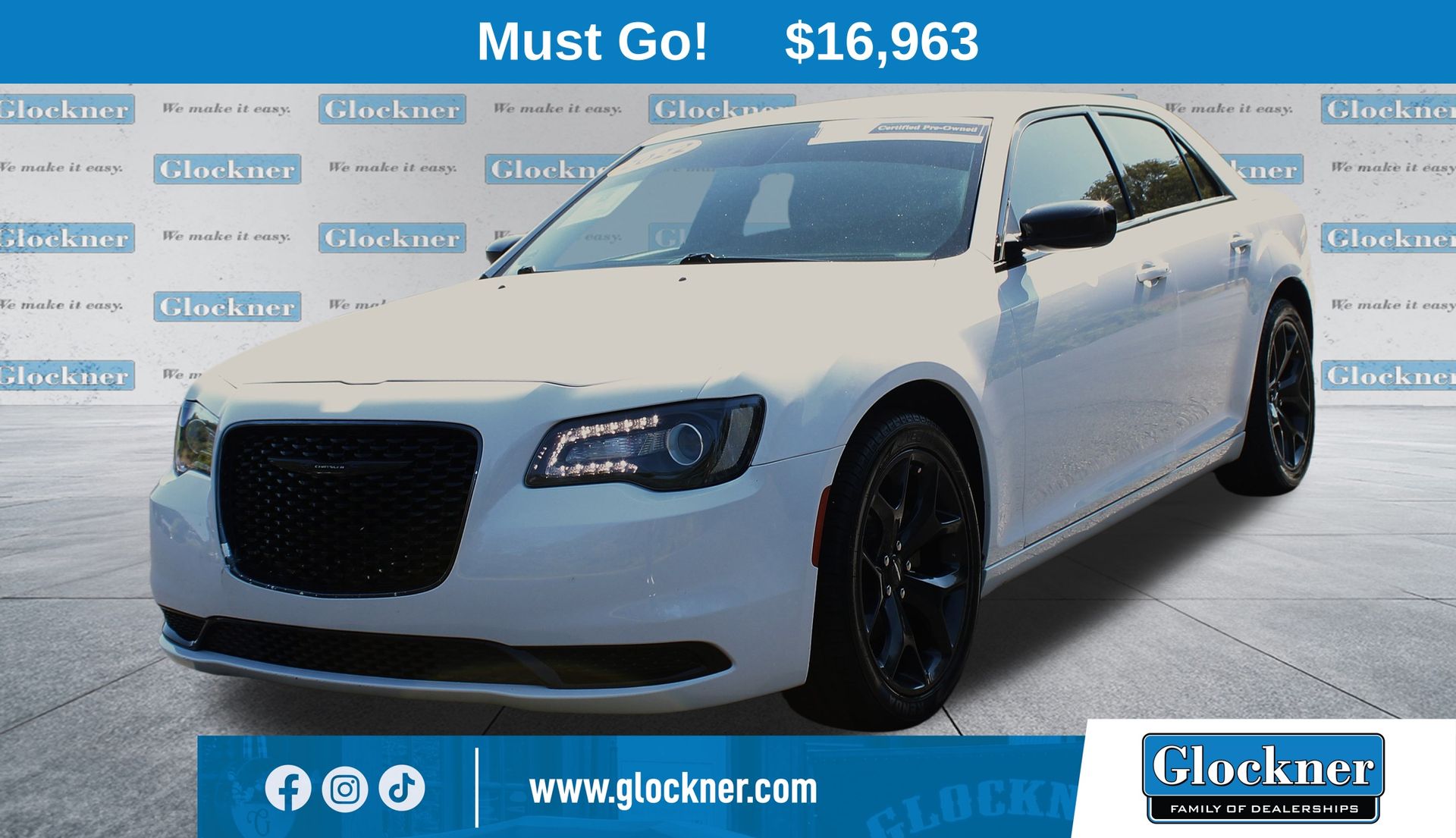 2022 Chrysler 300 Touring's photo