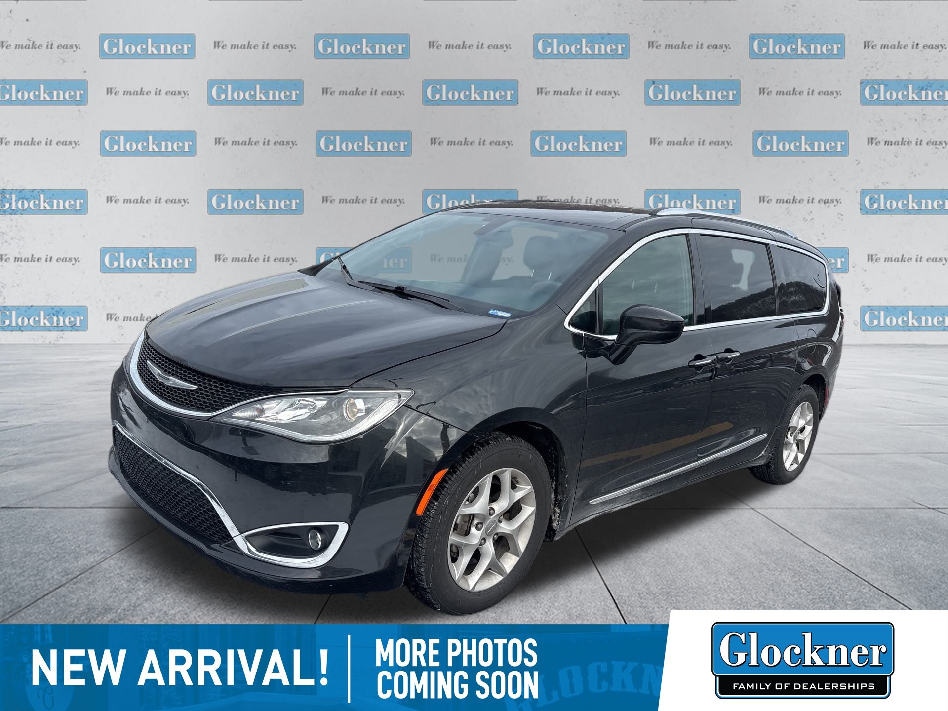 2020 Chrysler Pacifica Touring L's photo