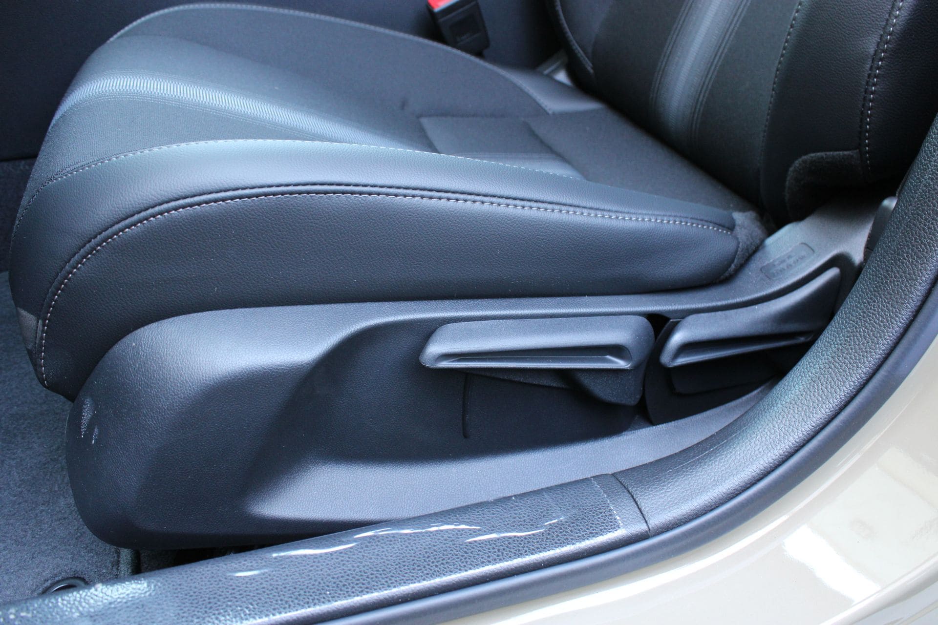 2026 Honda Civic Hatchback Sport - Photo 16