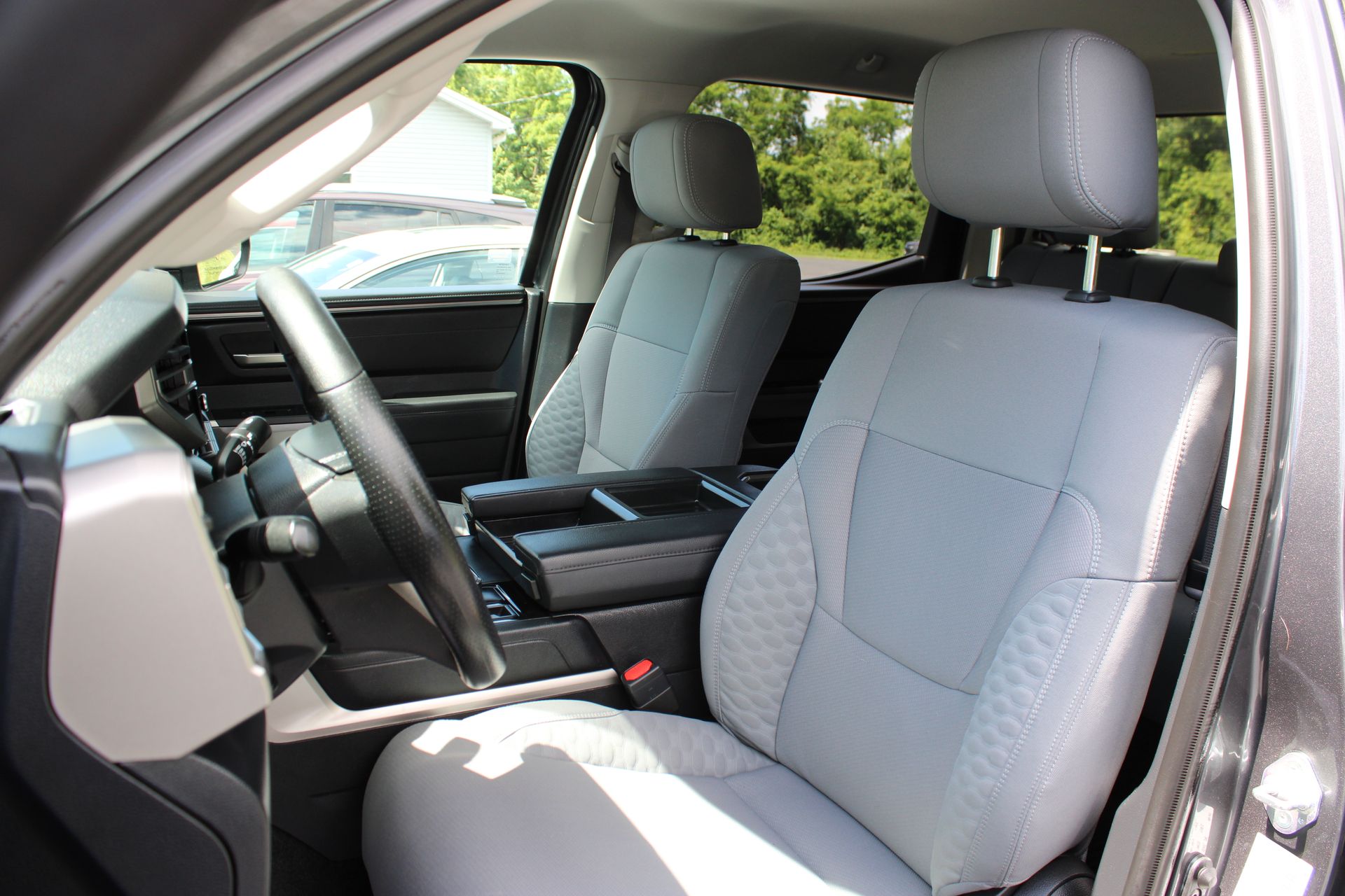 2024 Toyota Tundra SR5 - Photo 17