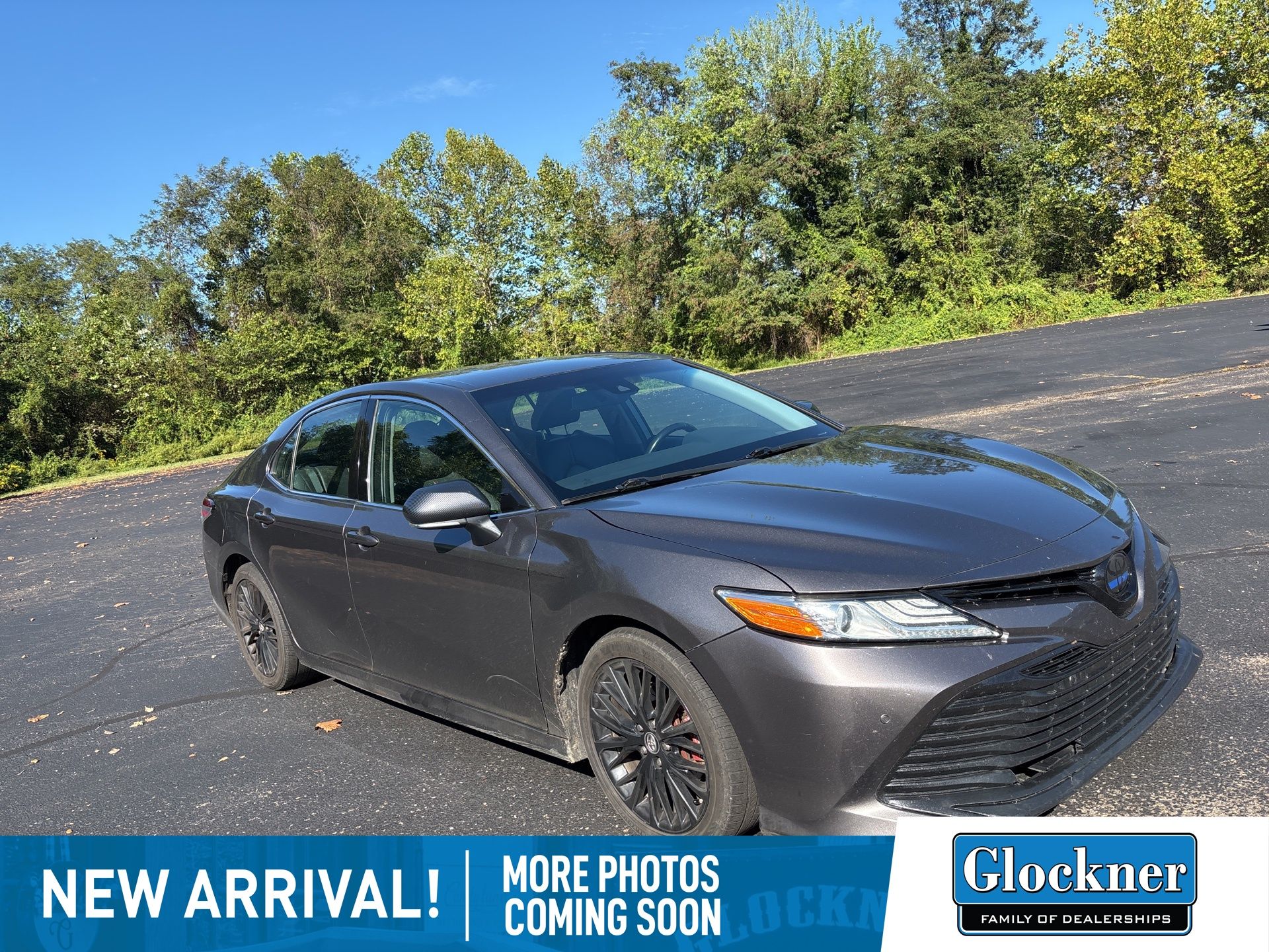 2018 Toyota Camry XLE photo 2