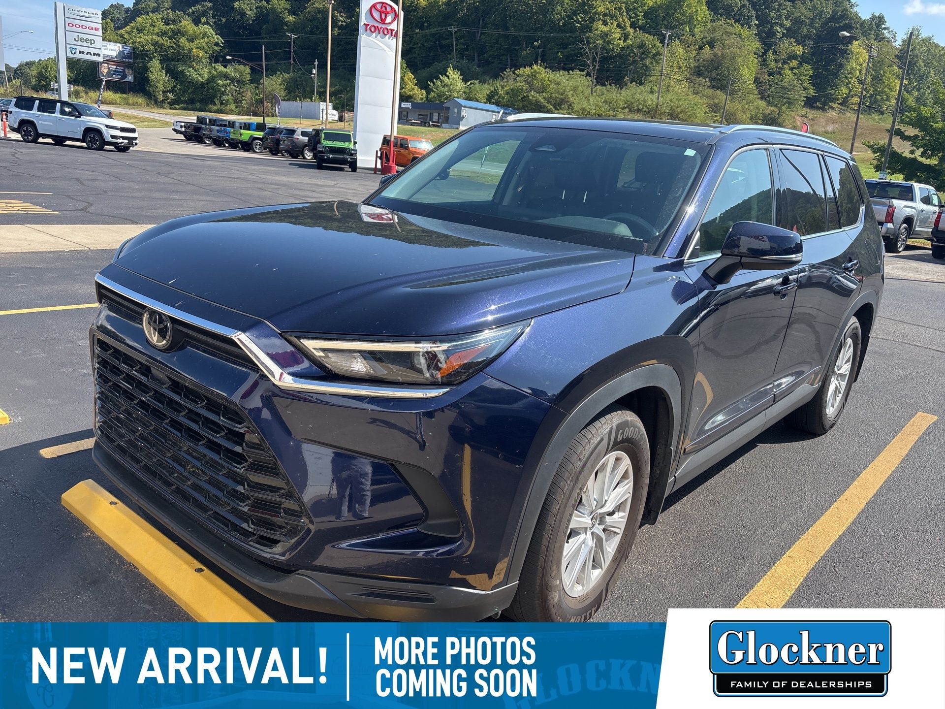 2024 Toyota Grand Highlander XLE photo 2