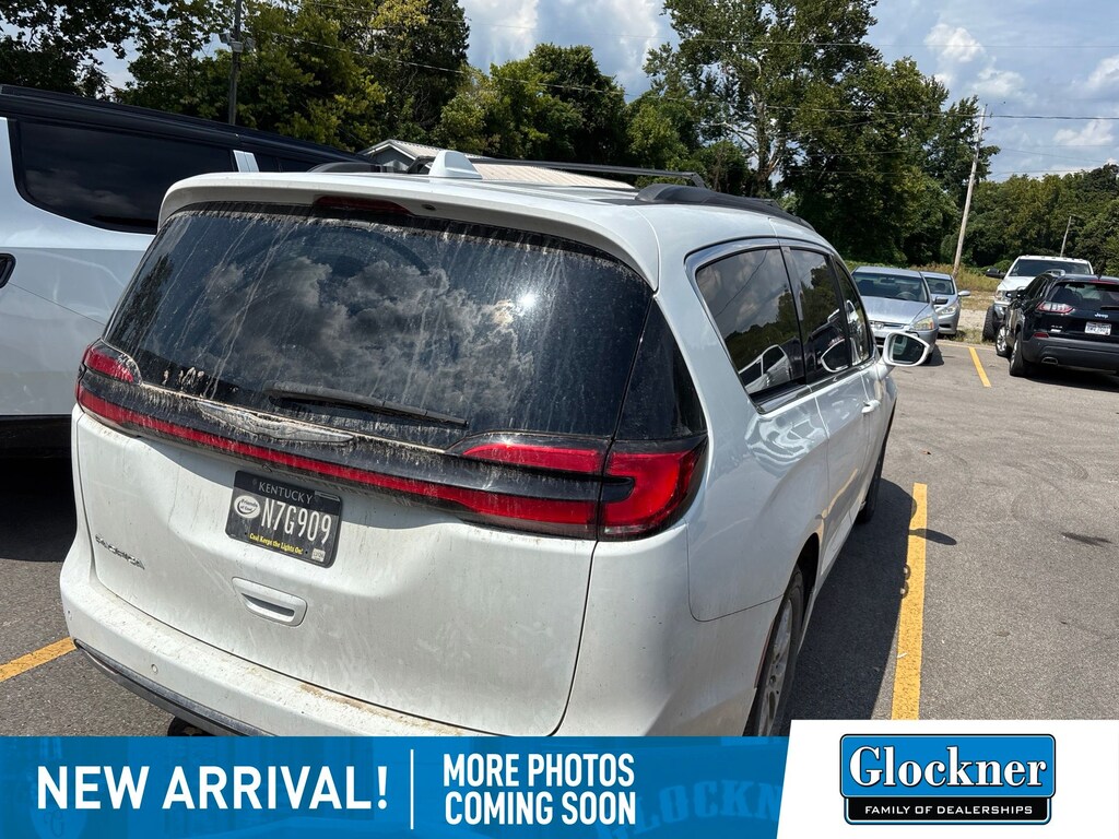 Used 2022 Chrysler Pacifica Touring L Van Passenger Van