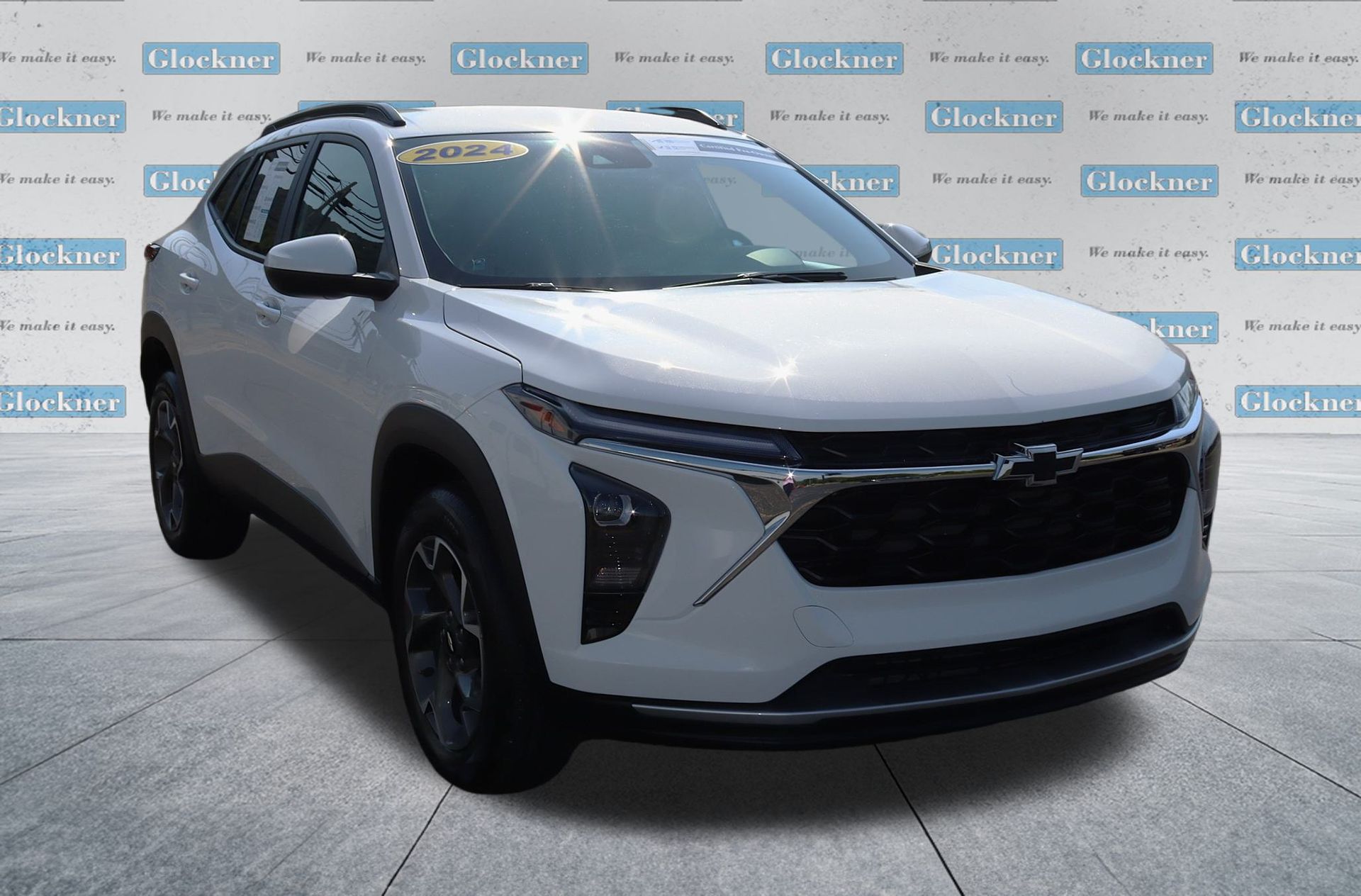 2024 Chevrolet Trax LT photo 2