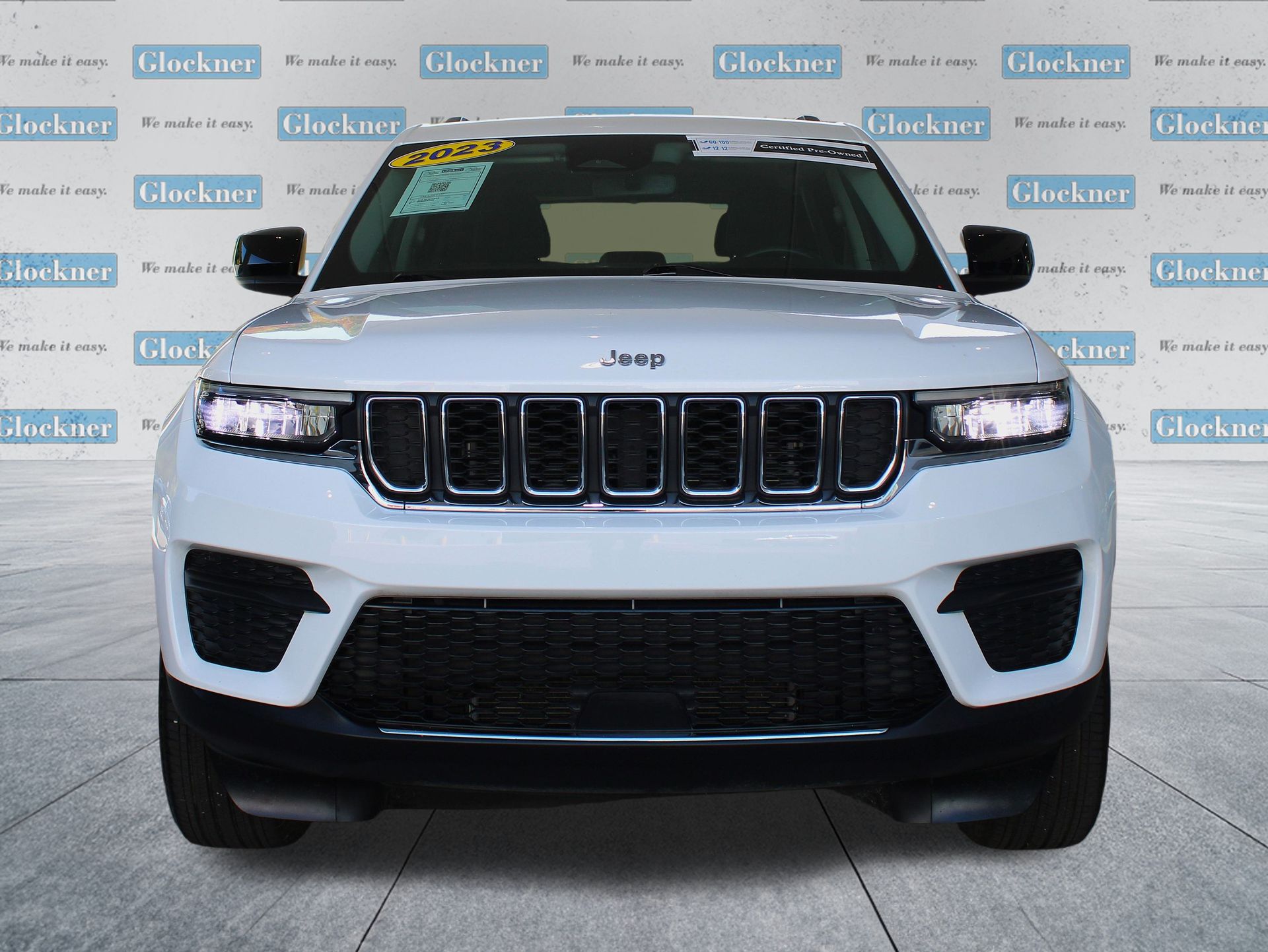 2023 Jeep Grand Cherokee Laredo photo 2
