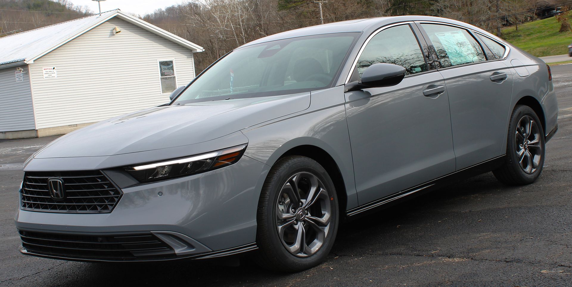 2025 Honda Accord Hybrid EX-L's photo