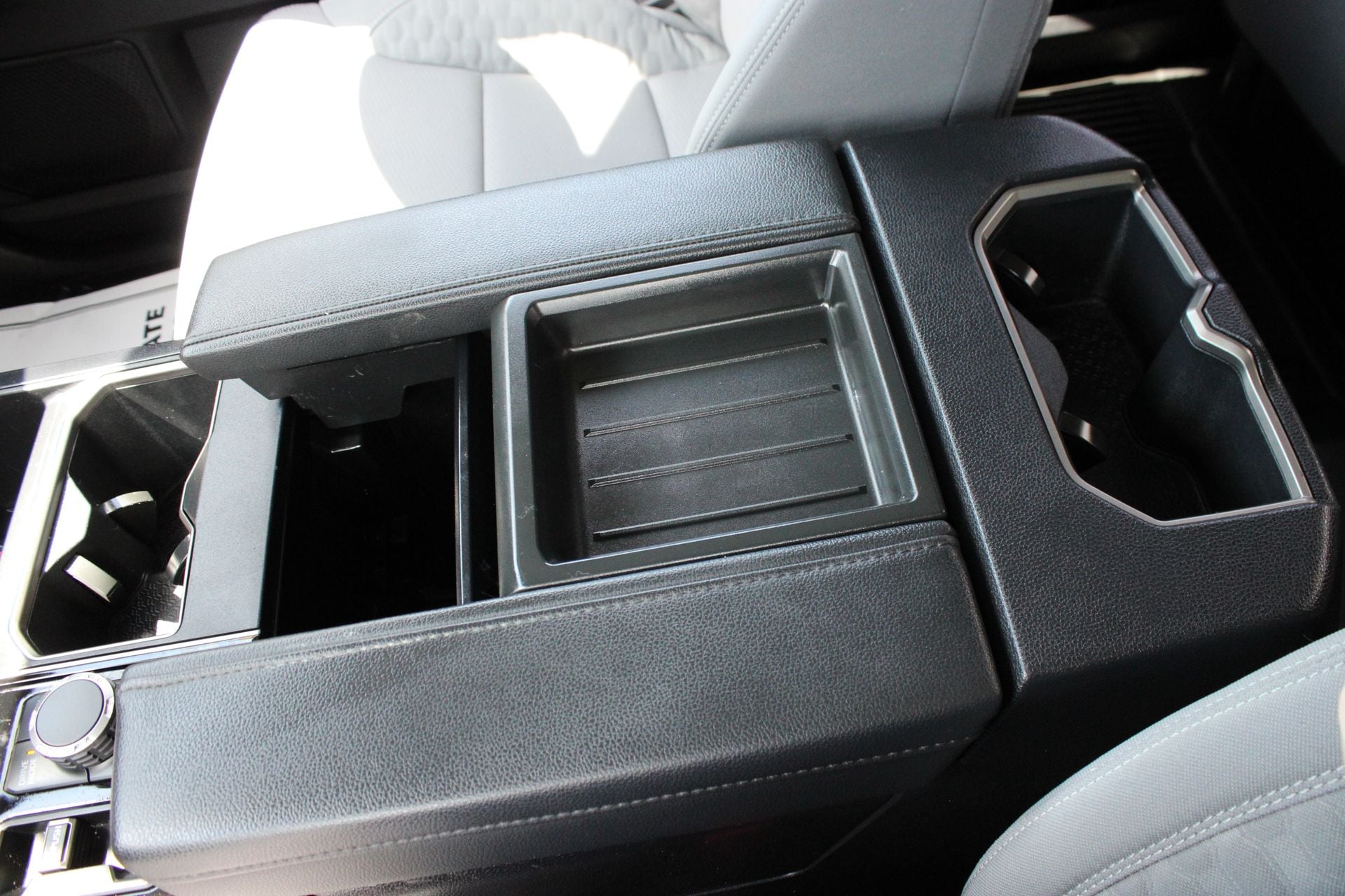 2024 Toyota Tundra SR5 - Photo 43