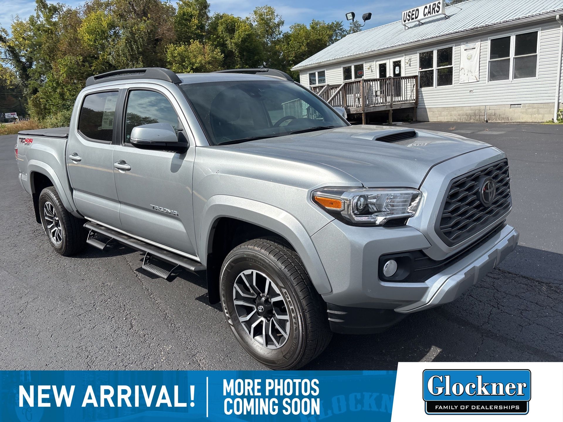 2023 Toyota Tacoma TRD Sport V6 photo 2
