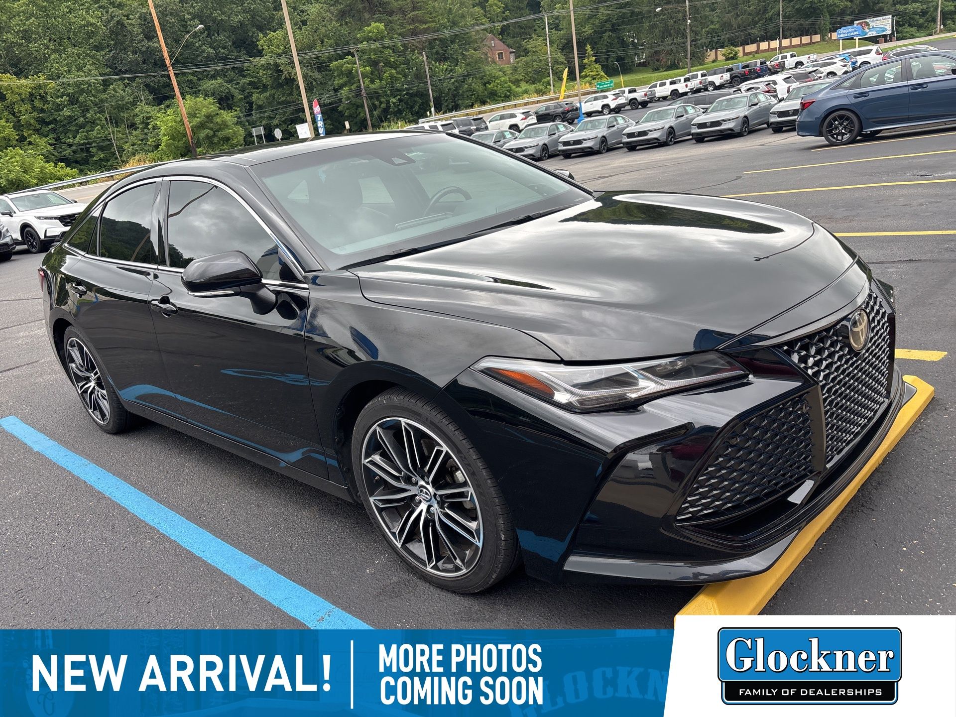 2019 Toyota Avalon Touring photo 2
