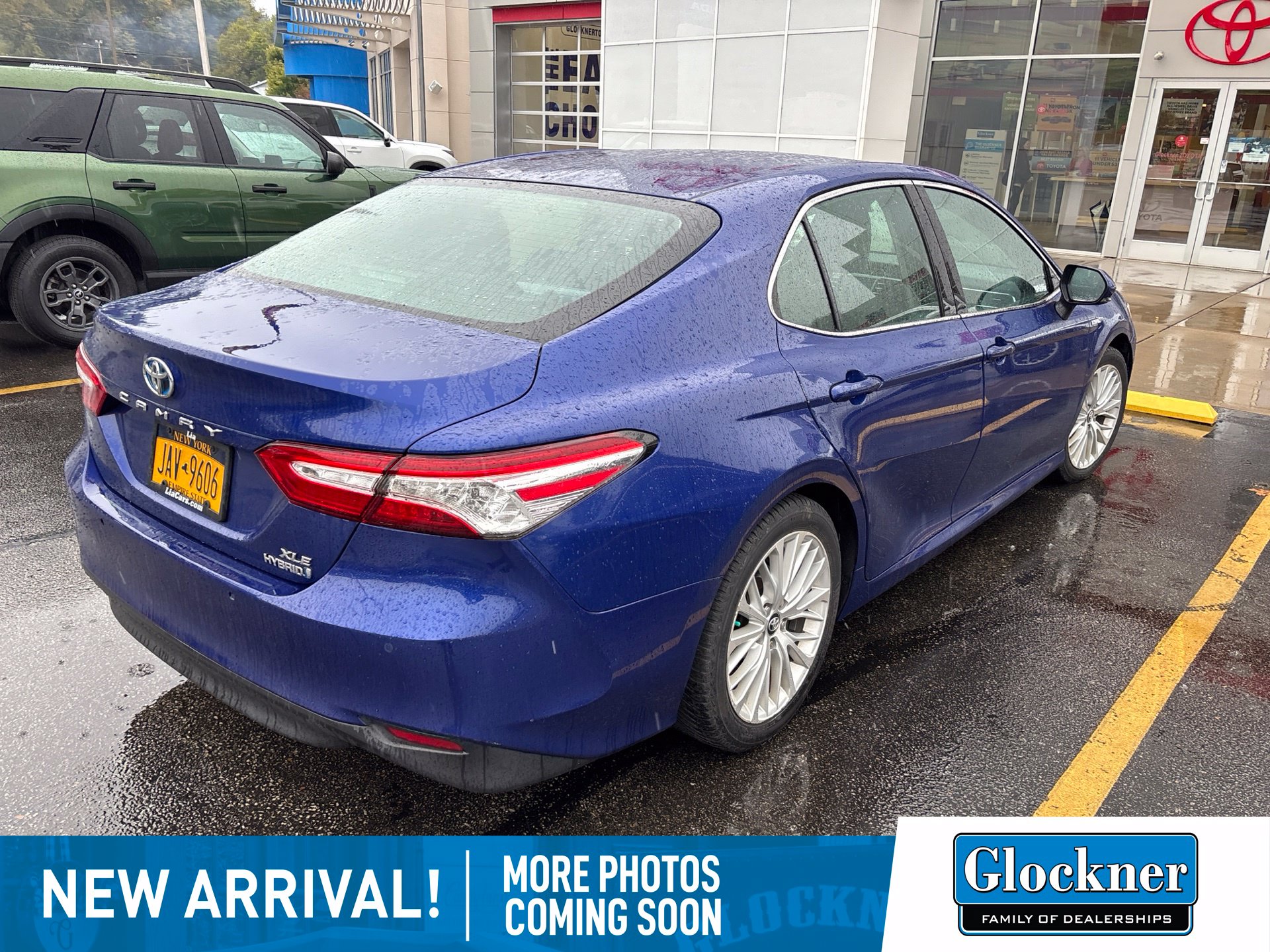 Used 2018 Toyota Camry Hybrid XLE Sedan